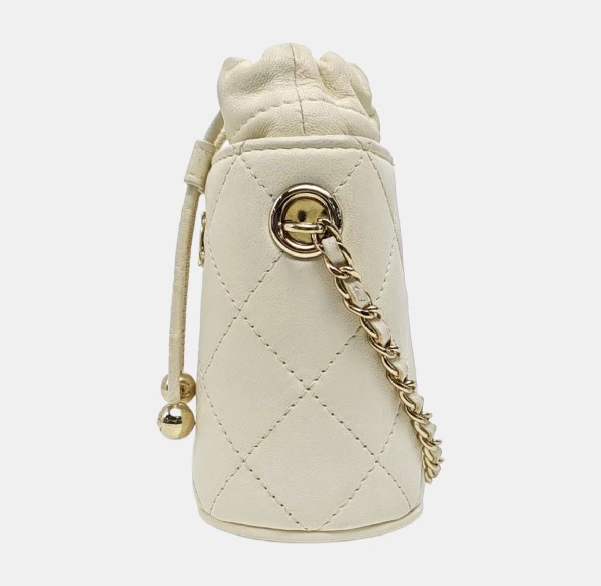 Chanel - Bucket Bag - Lambskin leather - White with Gold-Tone Hardware - (micro)