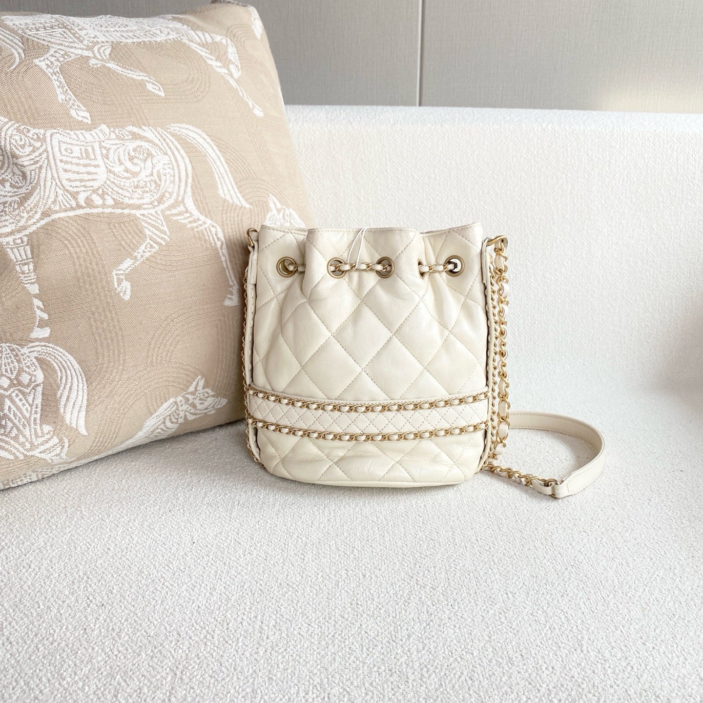 Chanel - Bucket Bag - Leather - Beige - (mini)