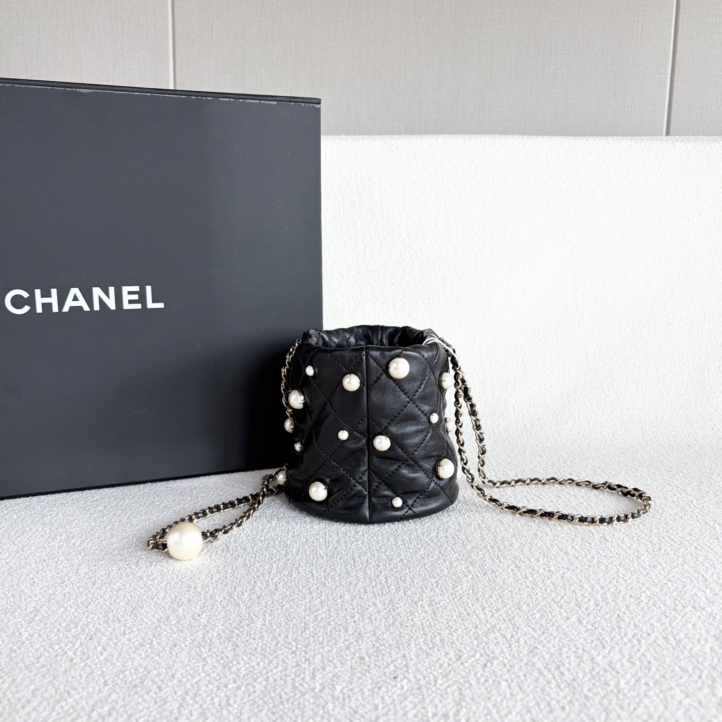 Chanel - Bucket Bag - Leather - Black - (mini)