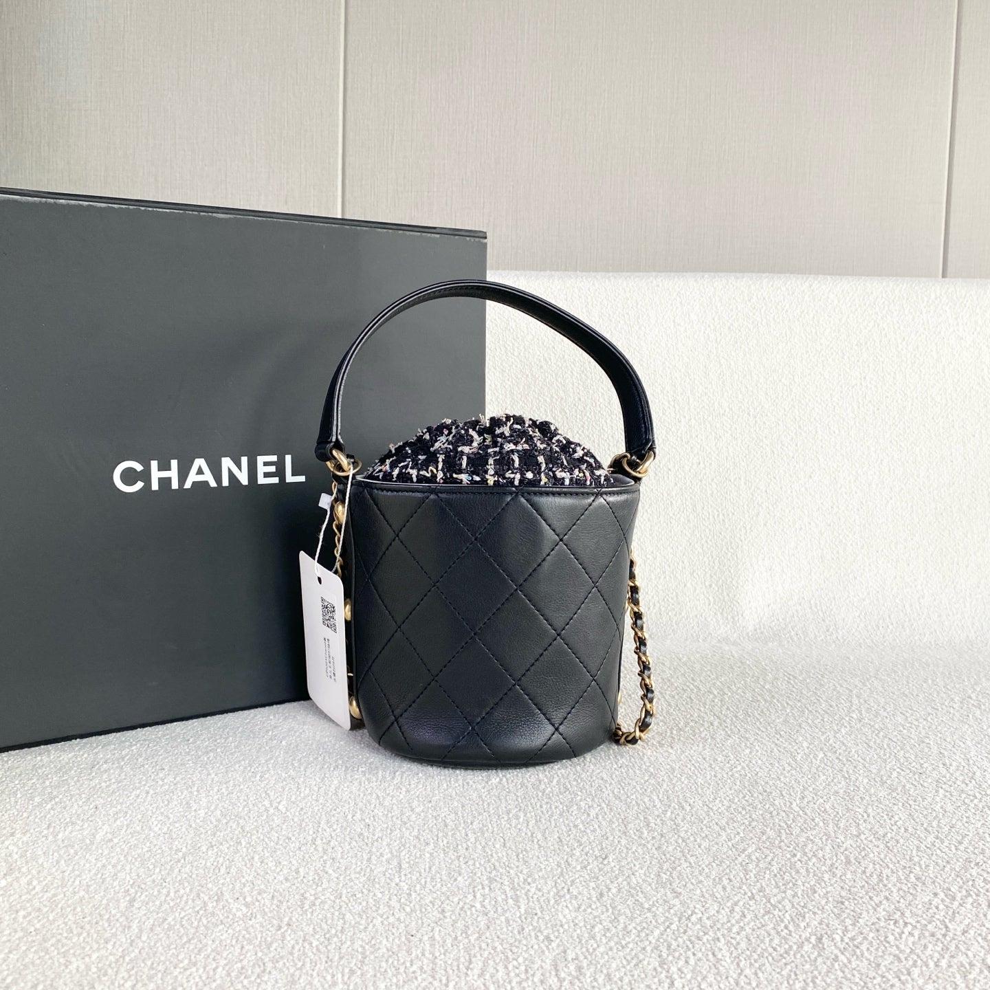 Chanel - Bucket Bag - Leather - Black - (mini)