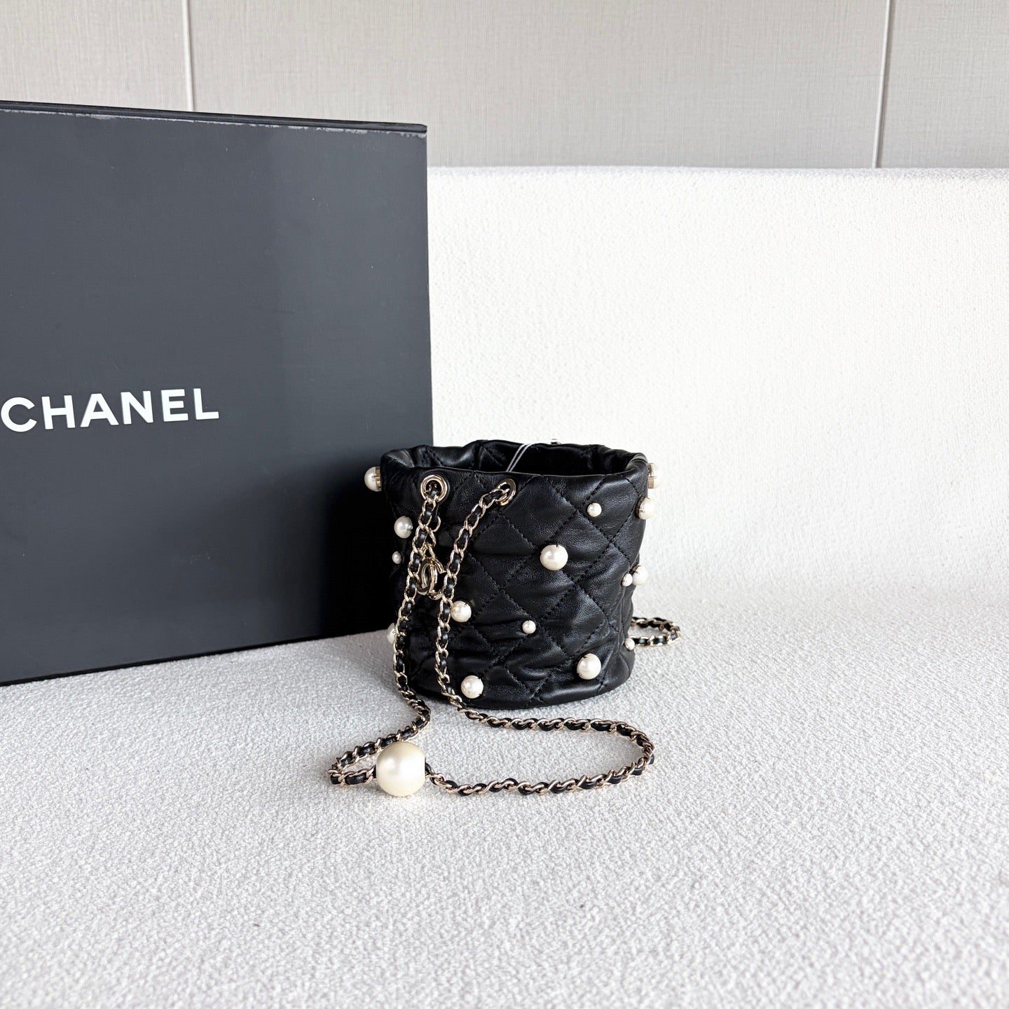 Chanel - Bucket Bag - Leather - Black - (mini)