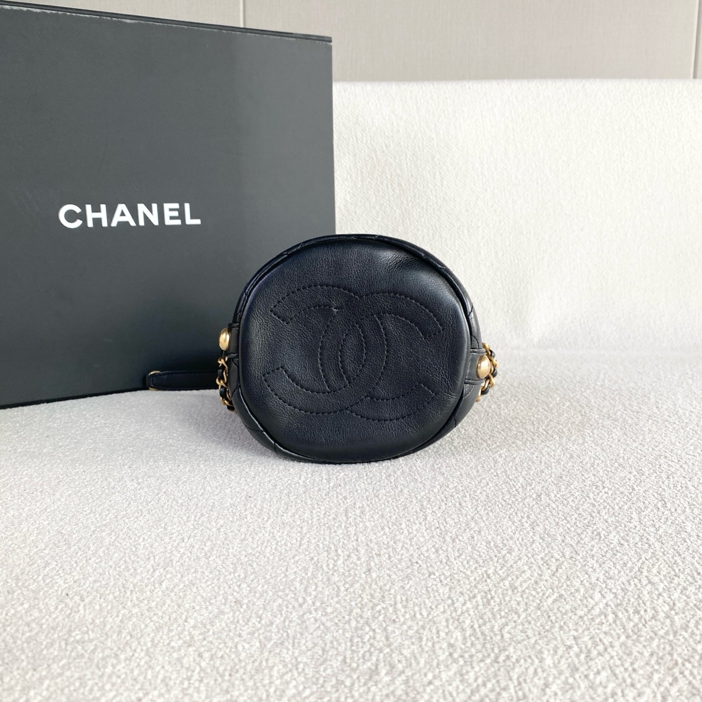 Chanel - Bucket Bag - Leather - Black - (mini)
