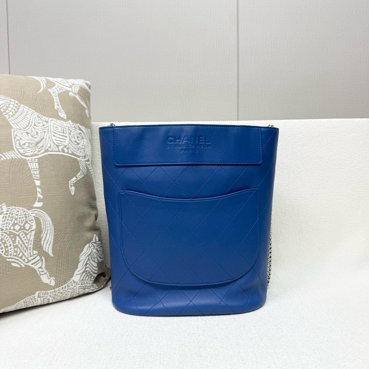 Chanel - Bucket Bag - Leather - Blue - (medium)