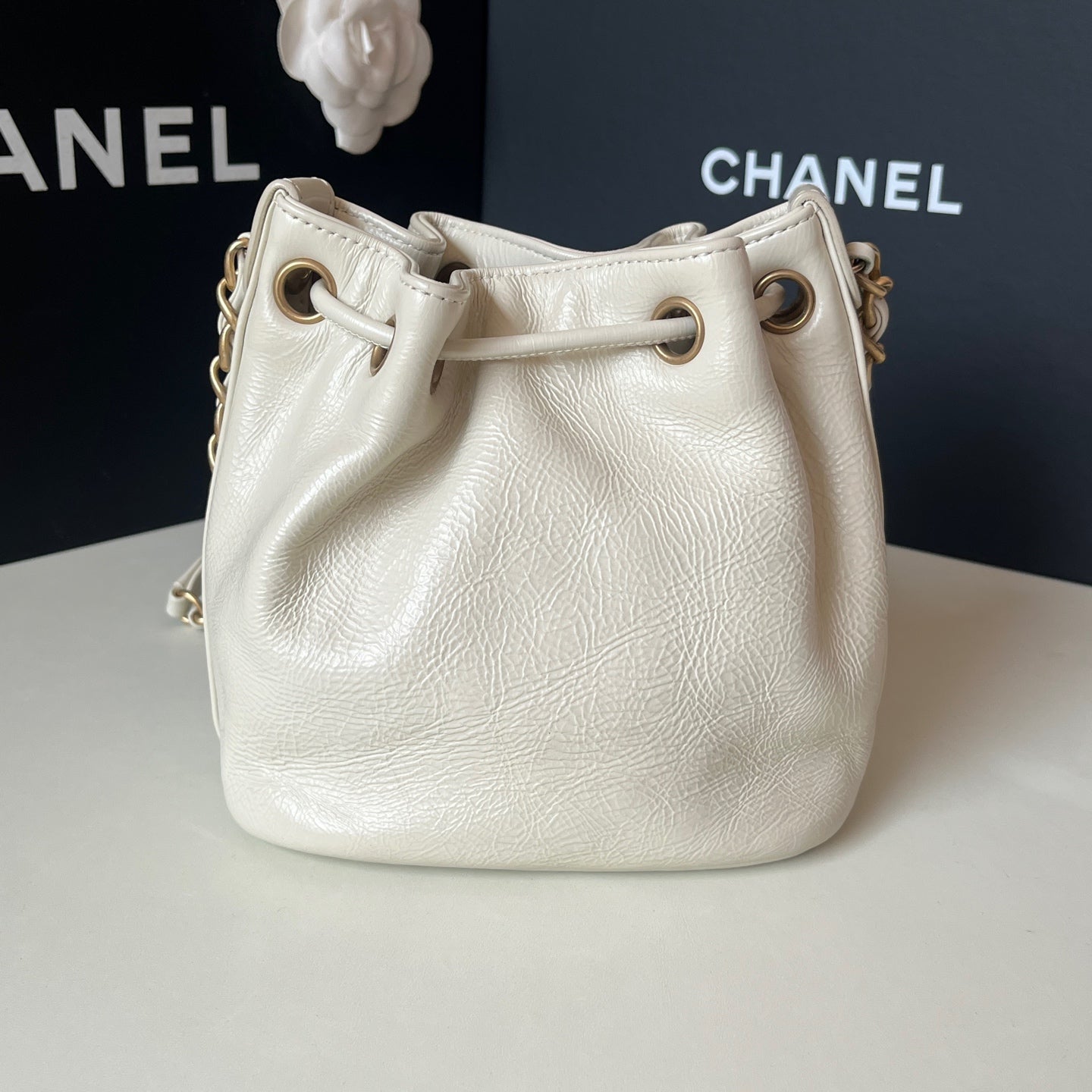 Chanel - Bucket Bag - Leather - White - (mini)