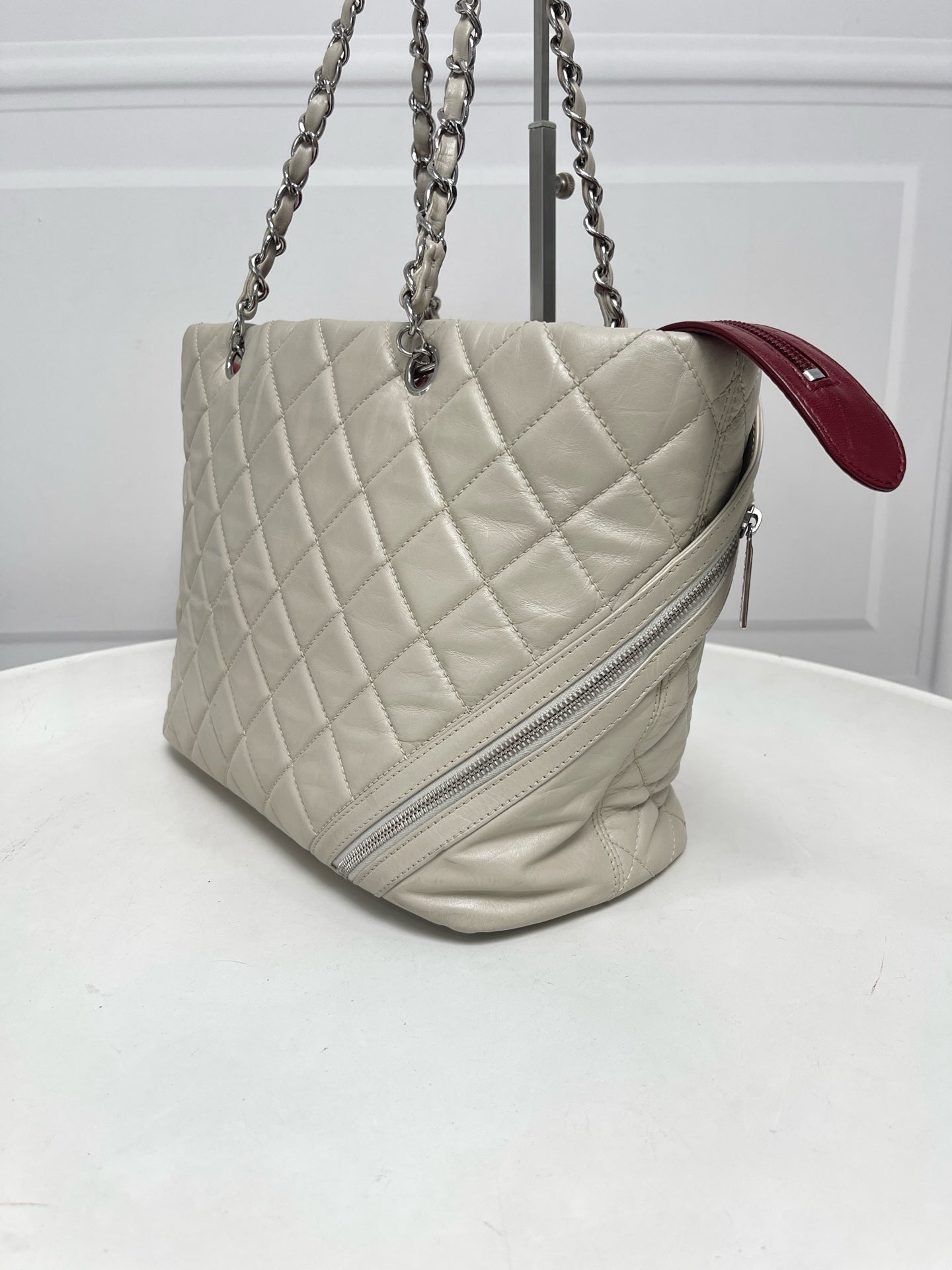 Chanel - Cambon - Leather - White - (medium)
