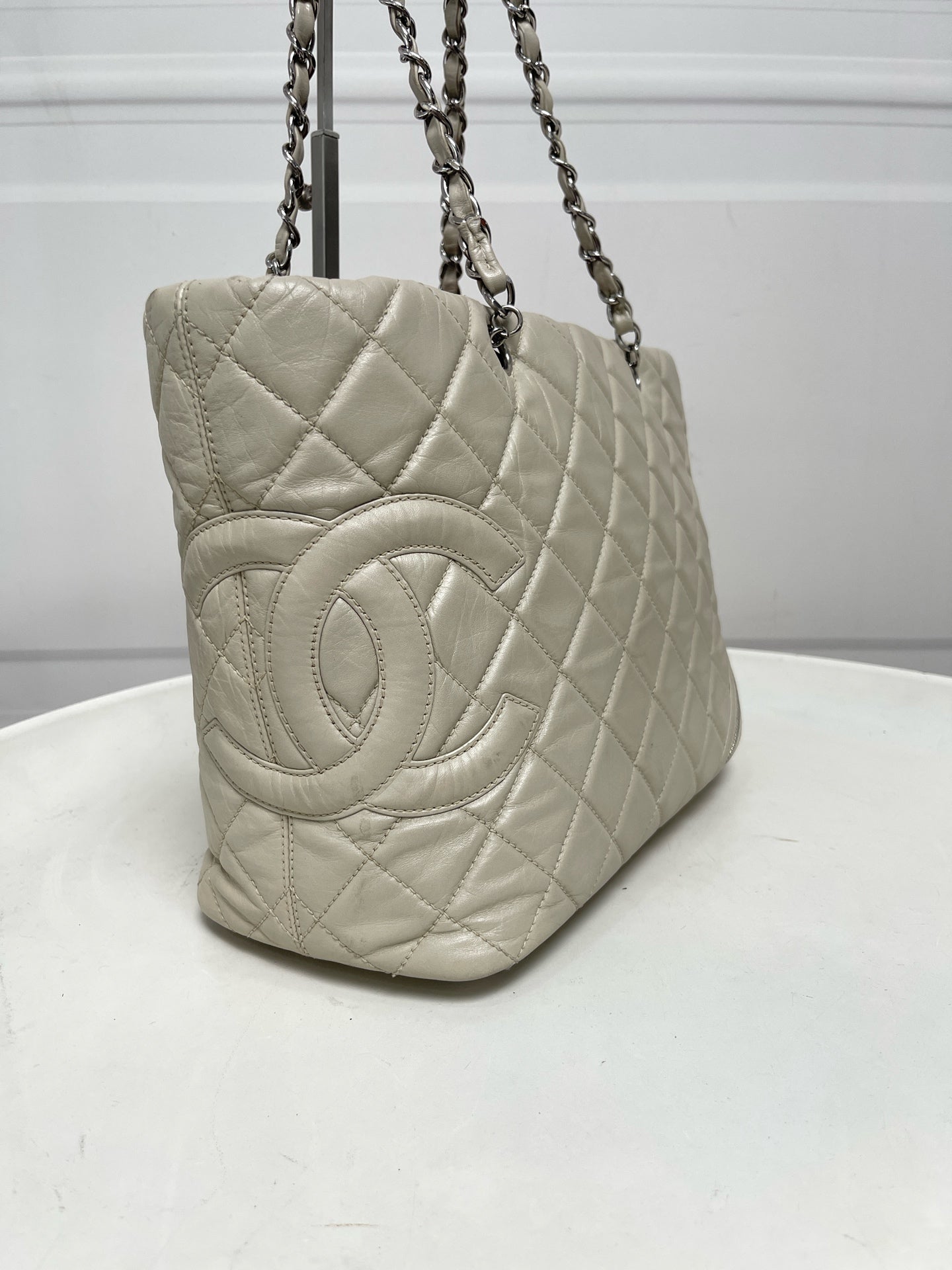 Chanel - Cambon - Leather - White - (medium)