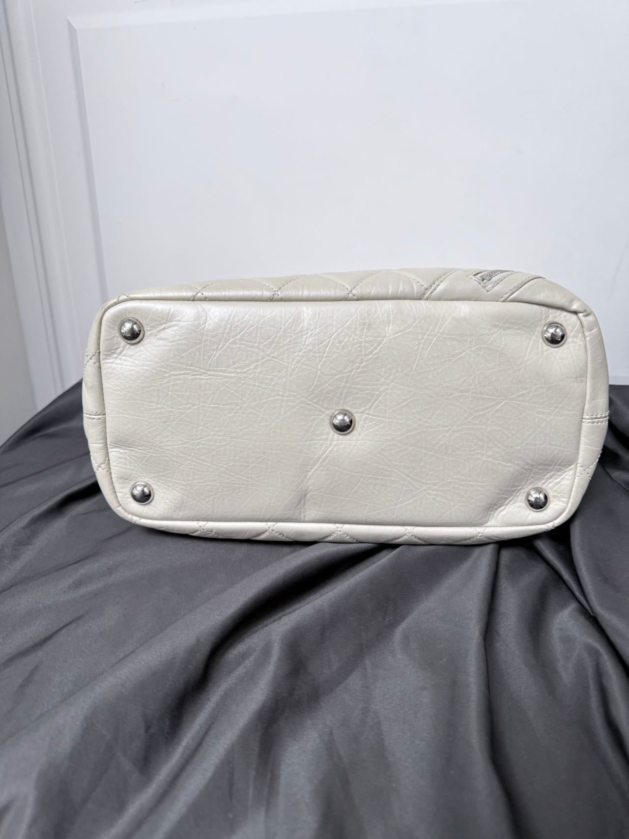 Chanel - Cambon - Leather - White - (medium)