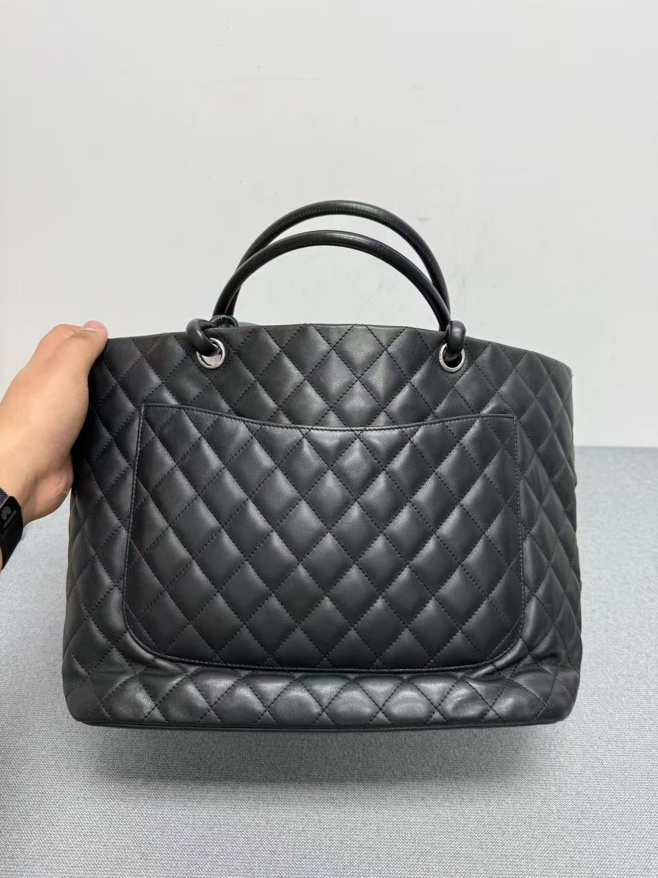 Chanel - Cambon Tote - Lambskin leather with patent leather accents - Black with Pink Interior - (Medium)