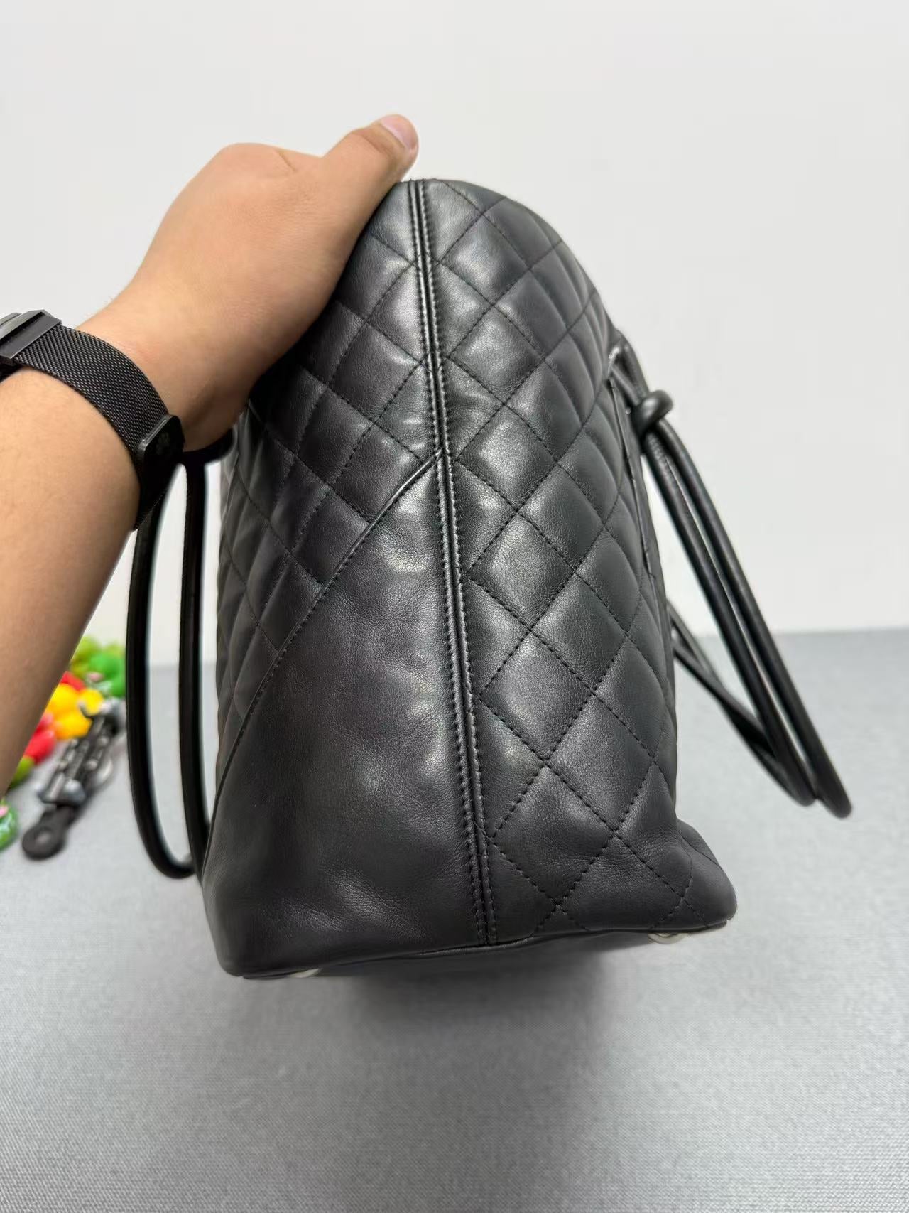 Chanel - Cambon Tote - Lambskin leather with patent leather accents - Black with Pink Interior - (Medium)