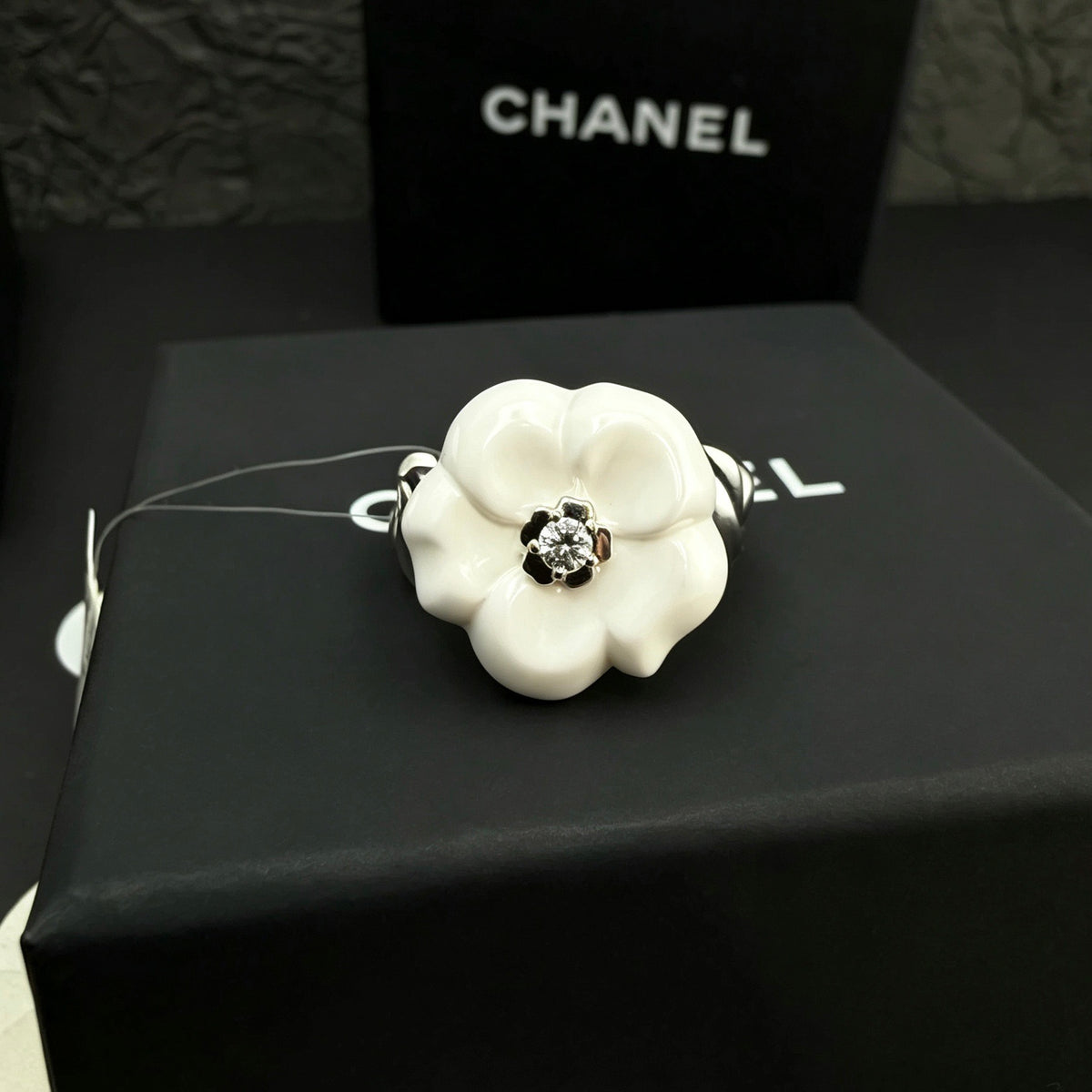 Chanel - Camélia - White gold - Silver - (54)