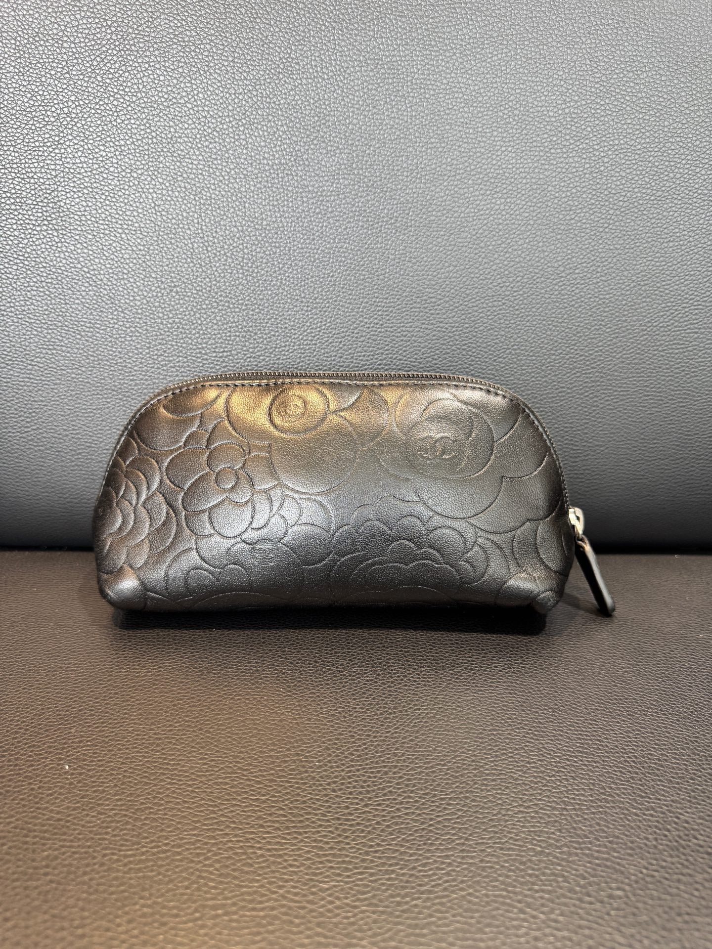 Chanel - Camellia Cosmetic Pouch - Leather - Black - (mini)