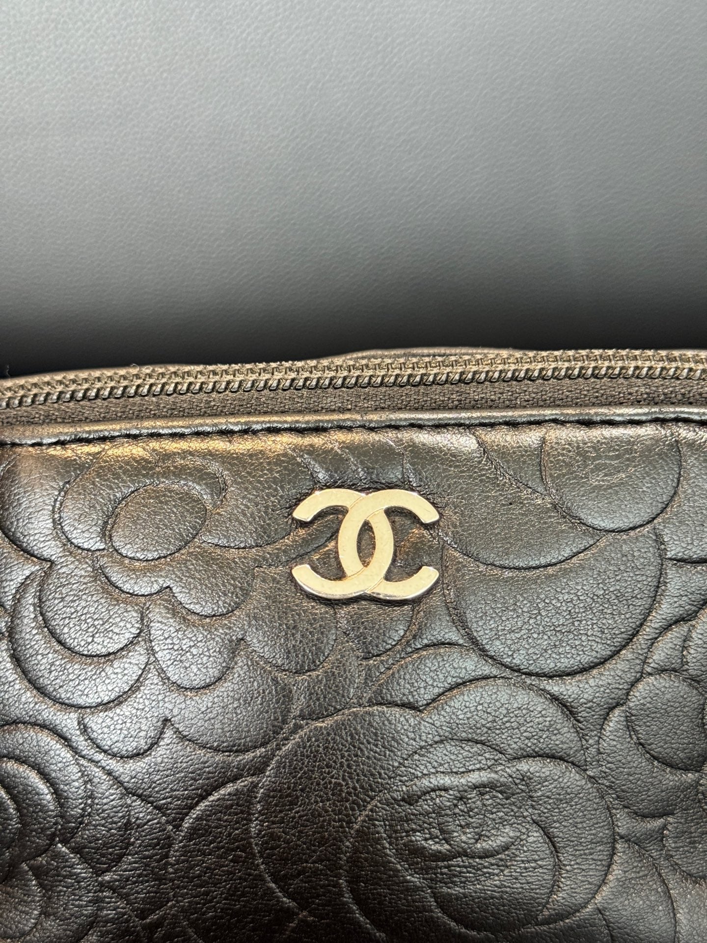 Chanel - Camellia Cosmetic Pouch - Leather - Black - (mini)