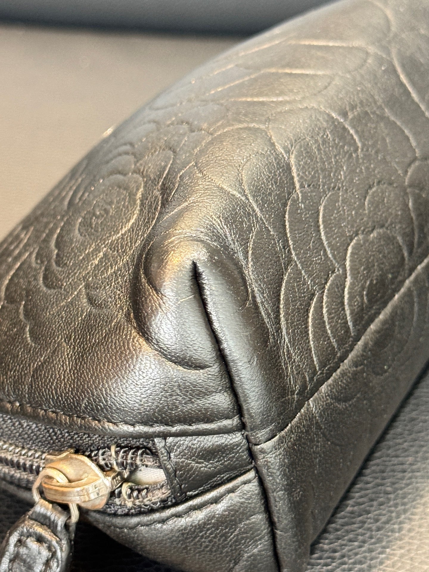 Chanel - Camellia Cosmetic Pouch - Leather - Black - (mini)