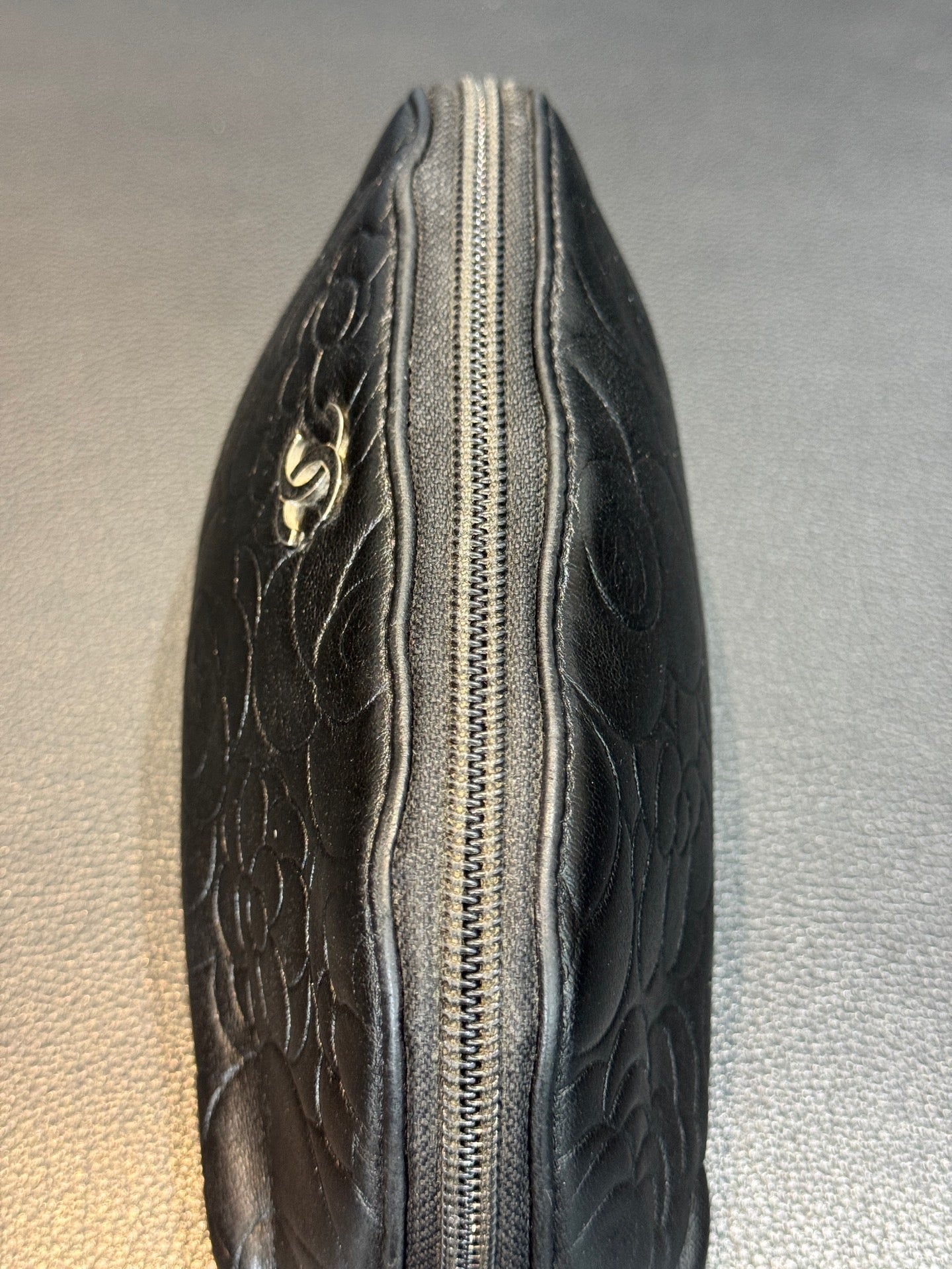 Chanel - Camellia Cosmetic Pouch - Leather - Black - (mini)