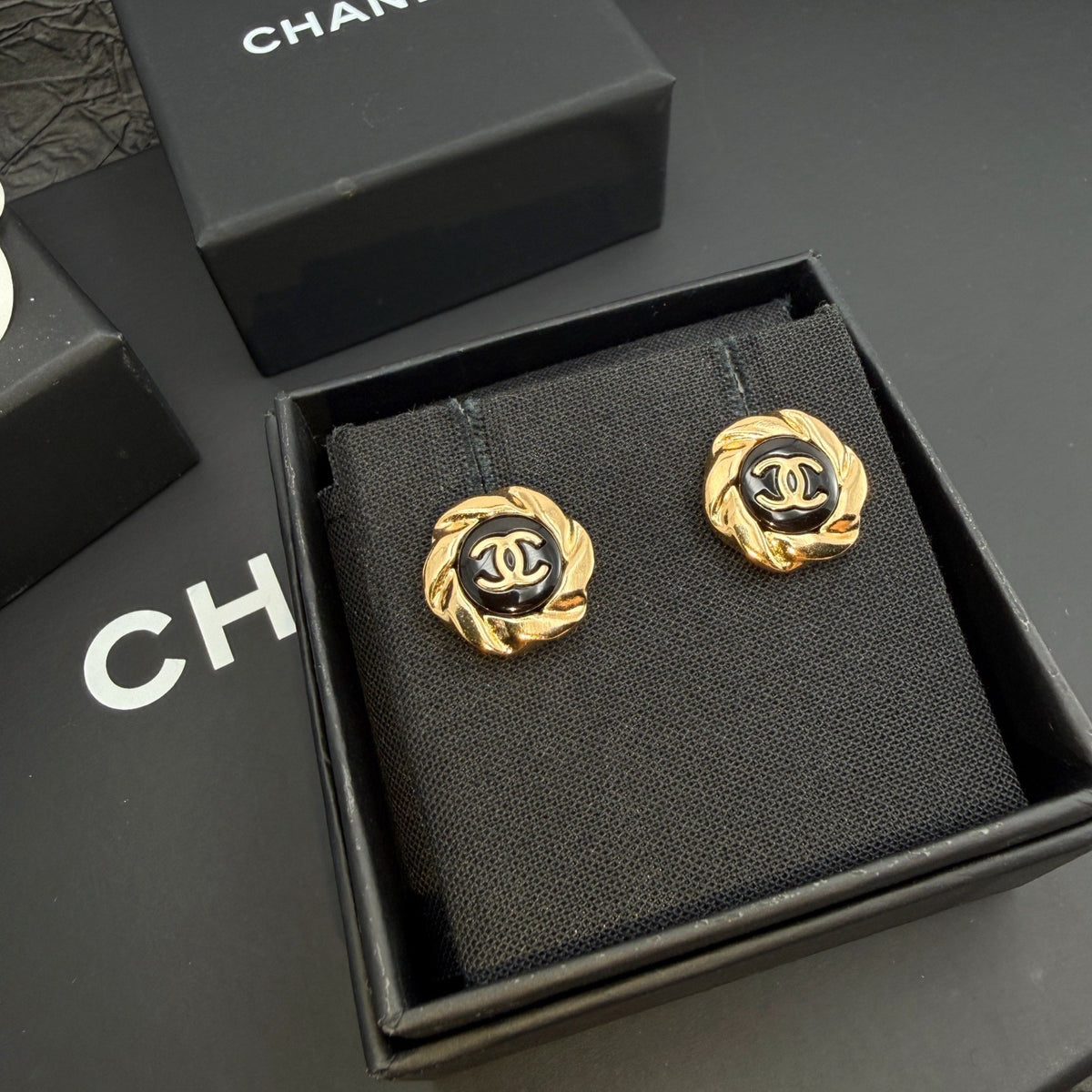 Chanel - Camellia - Gold plated - Gold