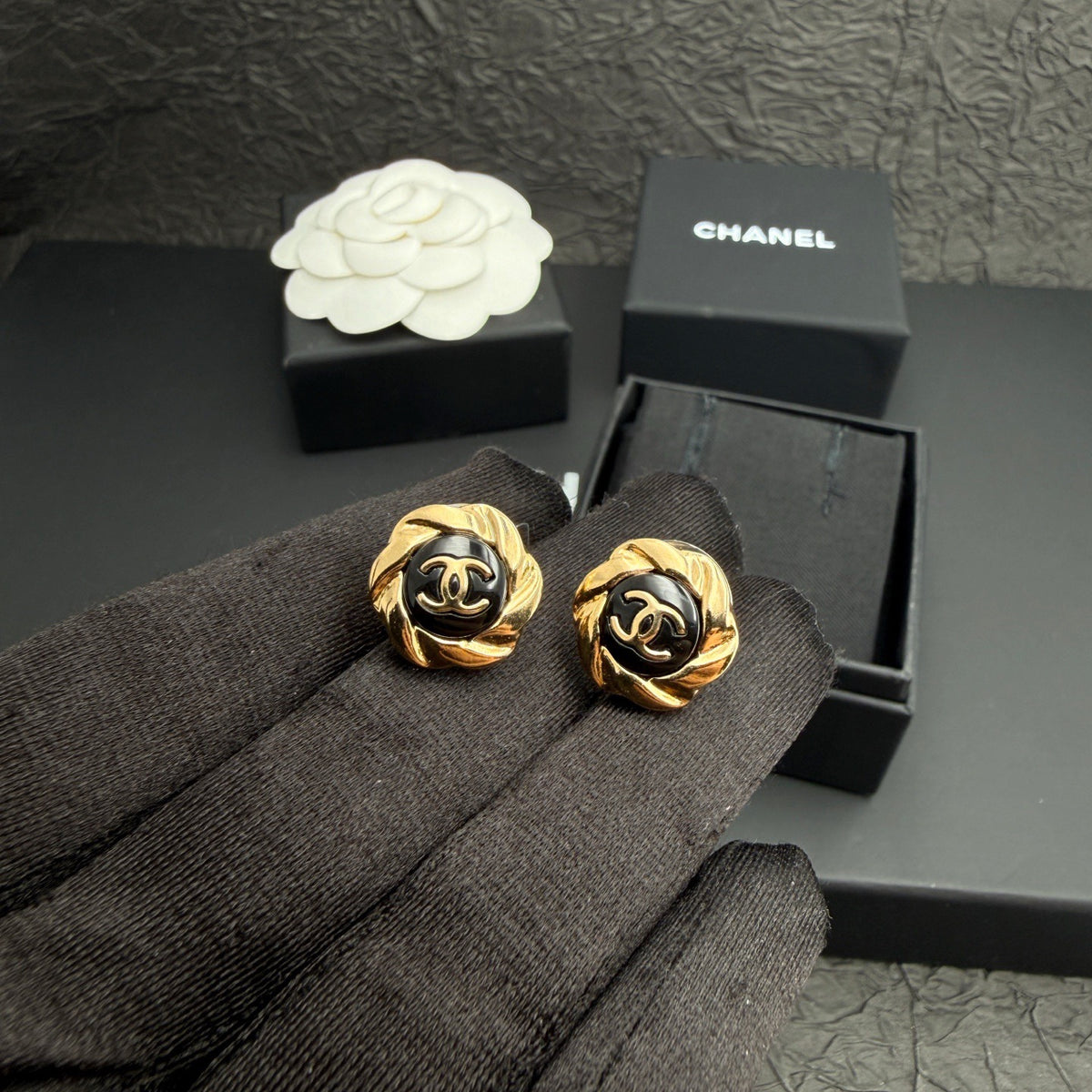 Chanel - Camellia - Gold plated - Gold
