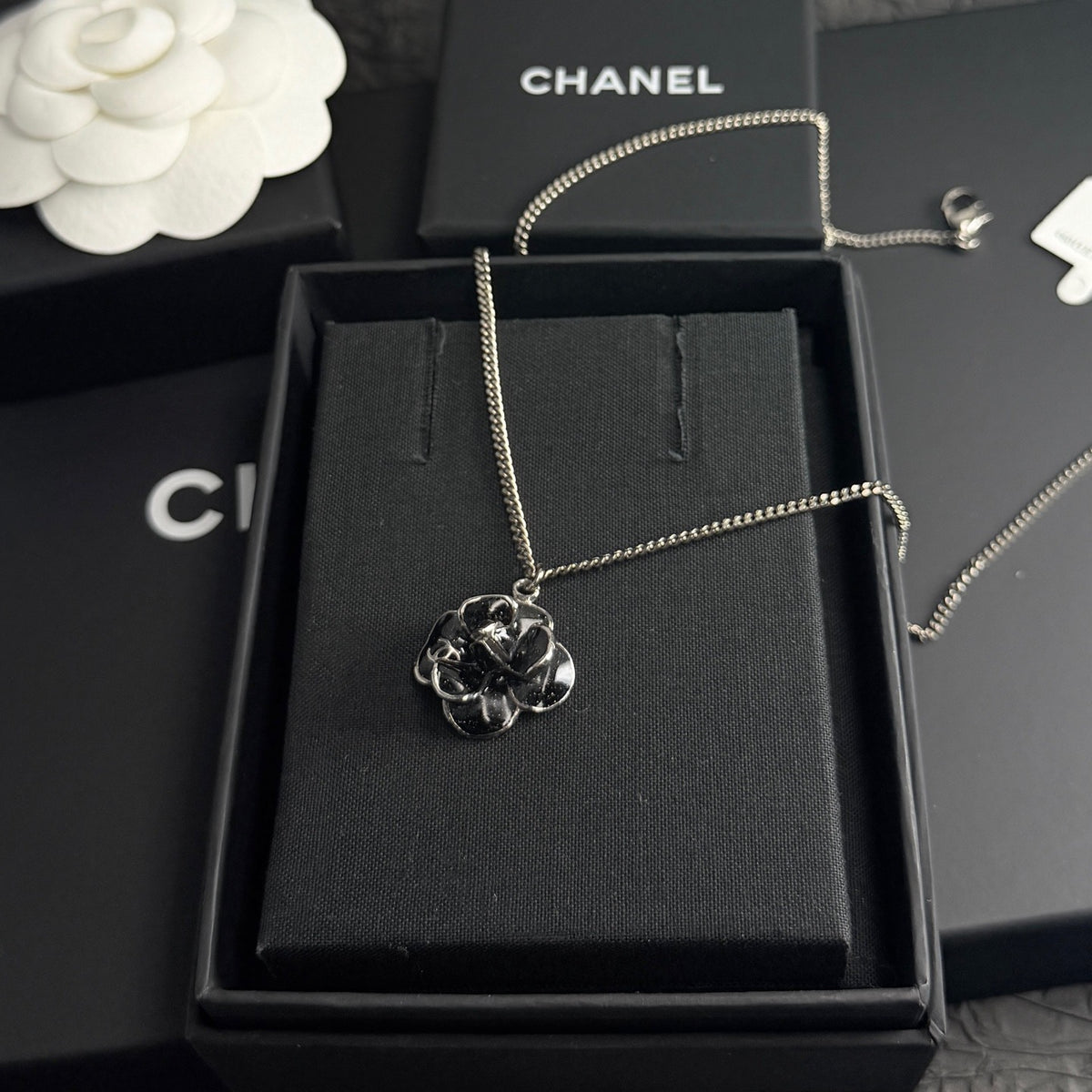 Chanel - Camellia - Metal - Multicolour