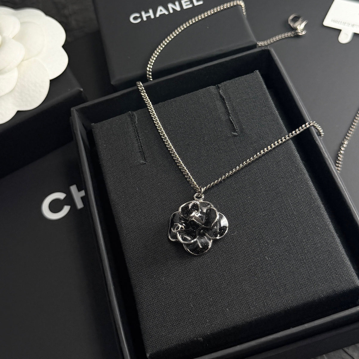 Chanel - Camellia - Metal - Multicolour