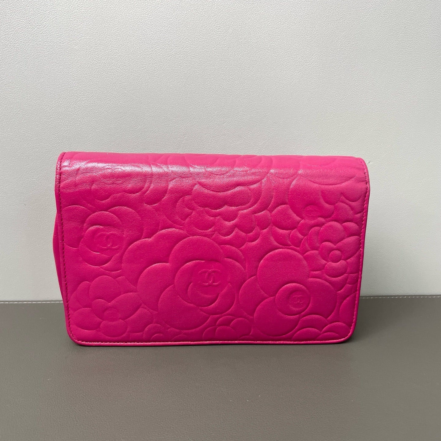 Chanel - Camellia Wallet on Chain - Leather - Pink - (mini)