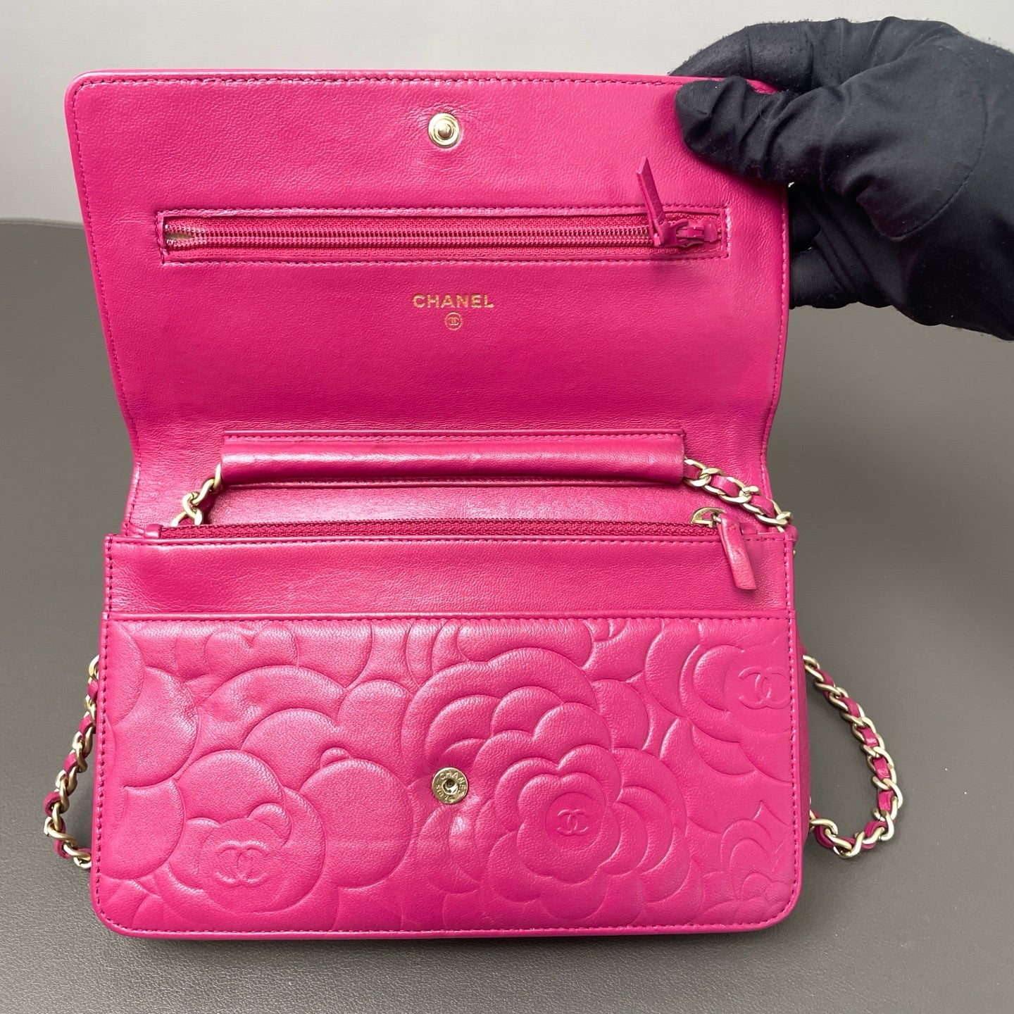 Chanel - Camellia Wallet on Chain - Leather - Pink - (mini)