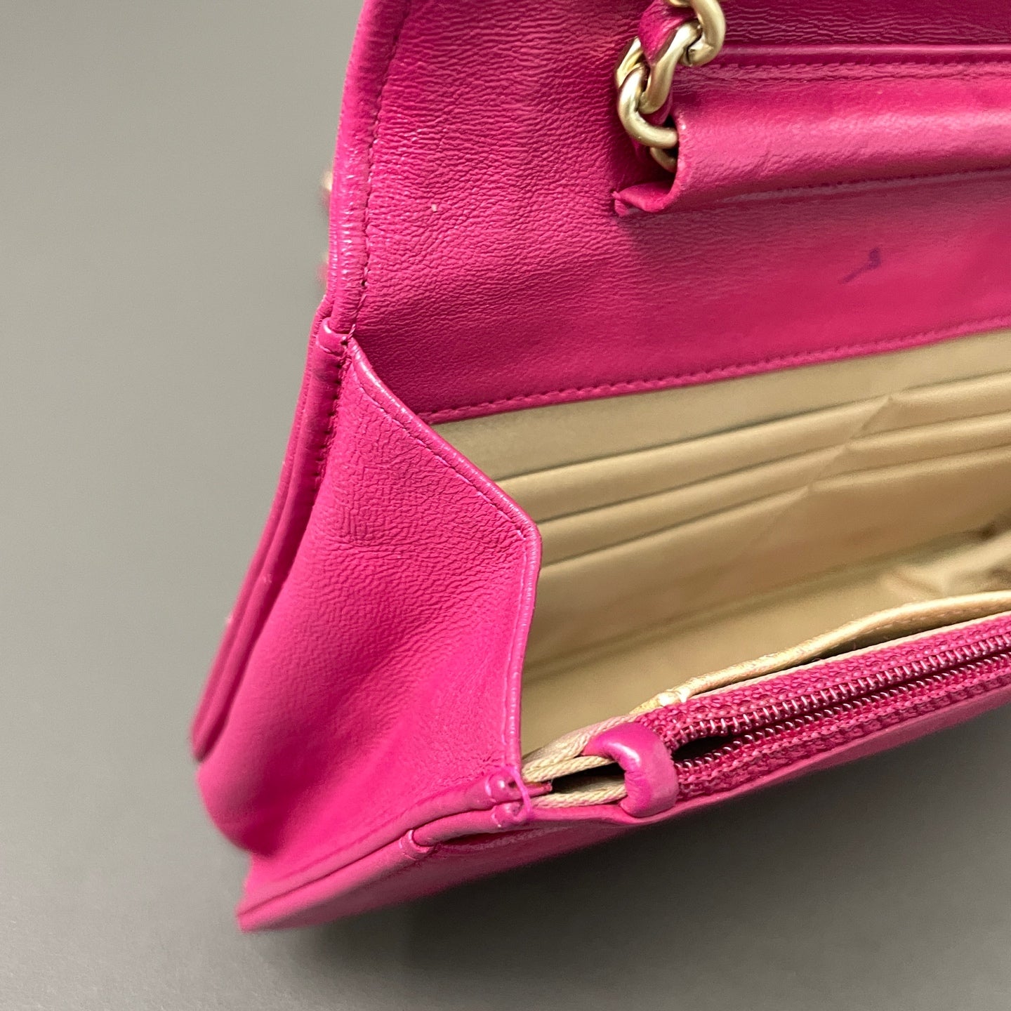 Chanel - Camellia Wallet on Chain - Leather - Pink - (mini)