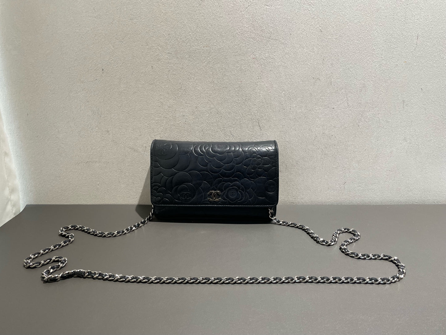 Chanel - Camellia WOC - Leather - Black - (mini)