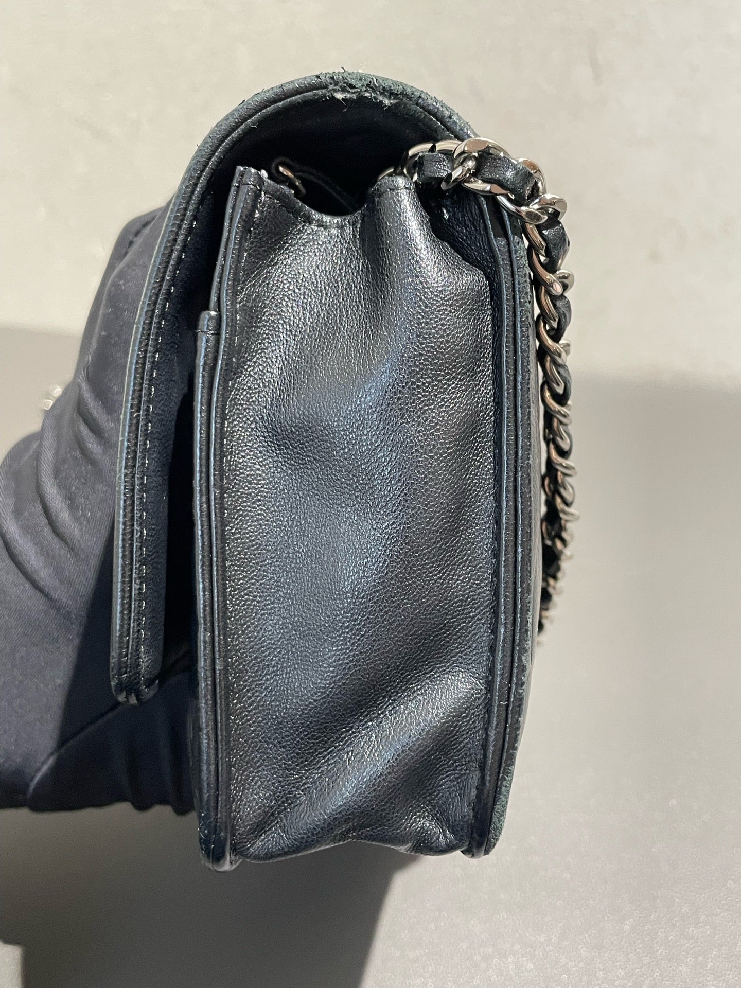 Chanel - Camellia WOC - Leather - Black - (mini)