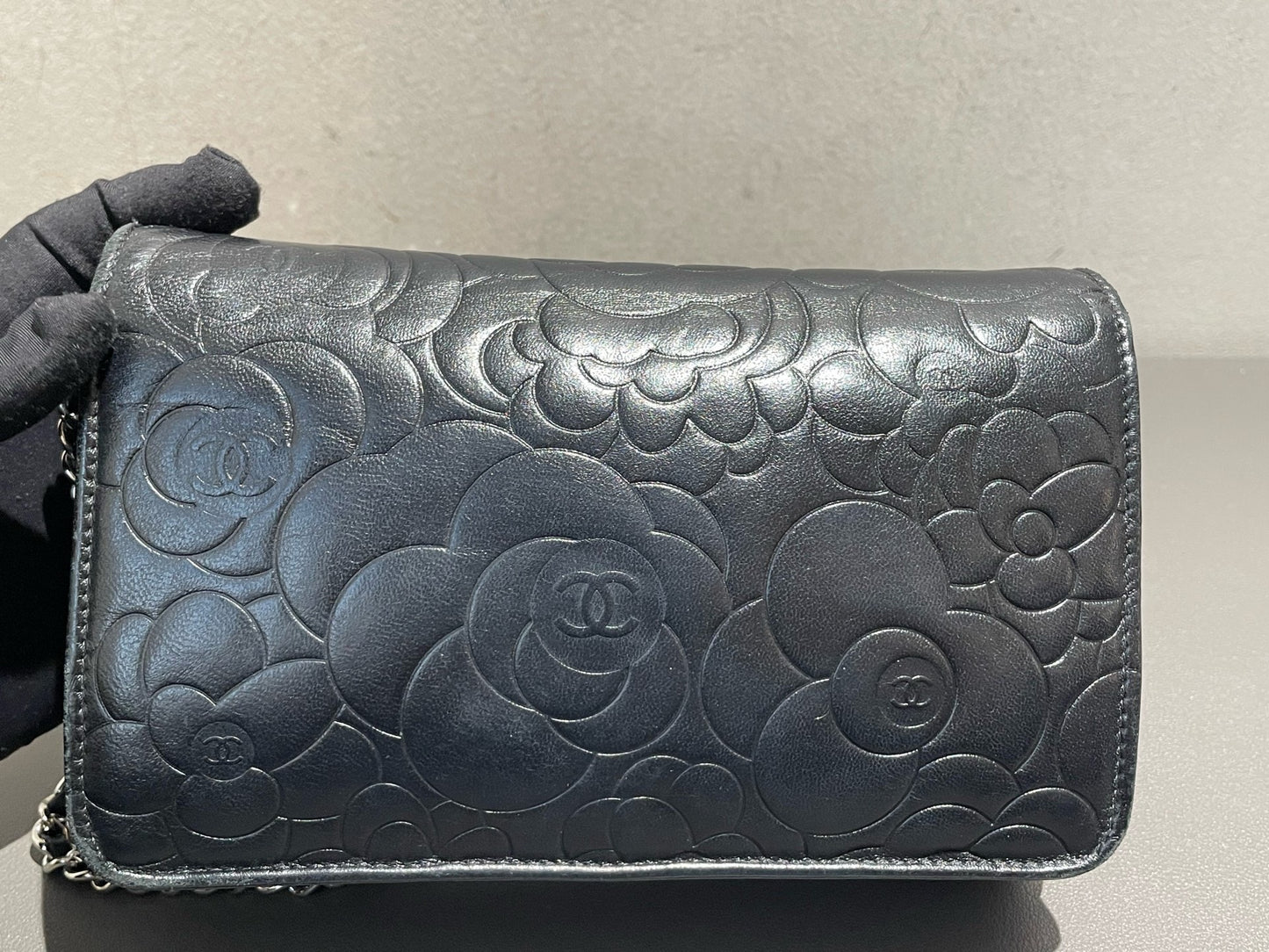 Chanel - Camellia WOC - Leather - Black - (mini)