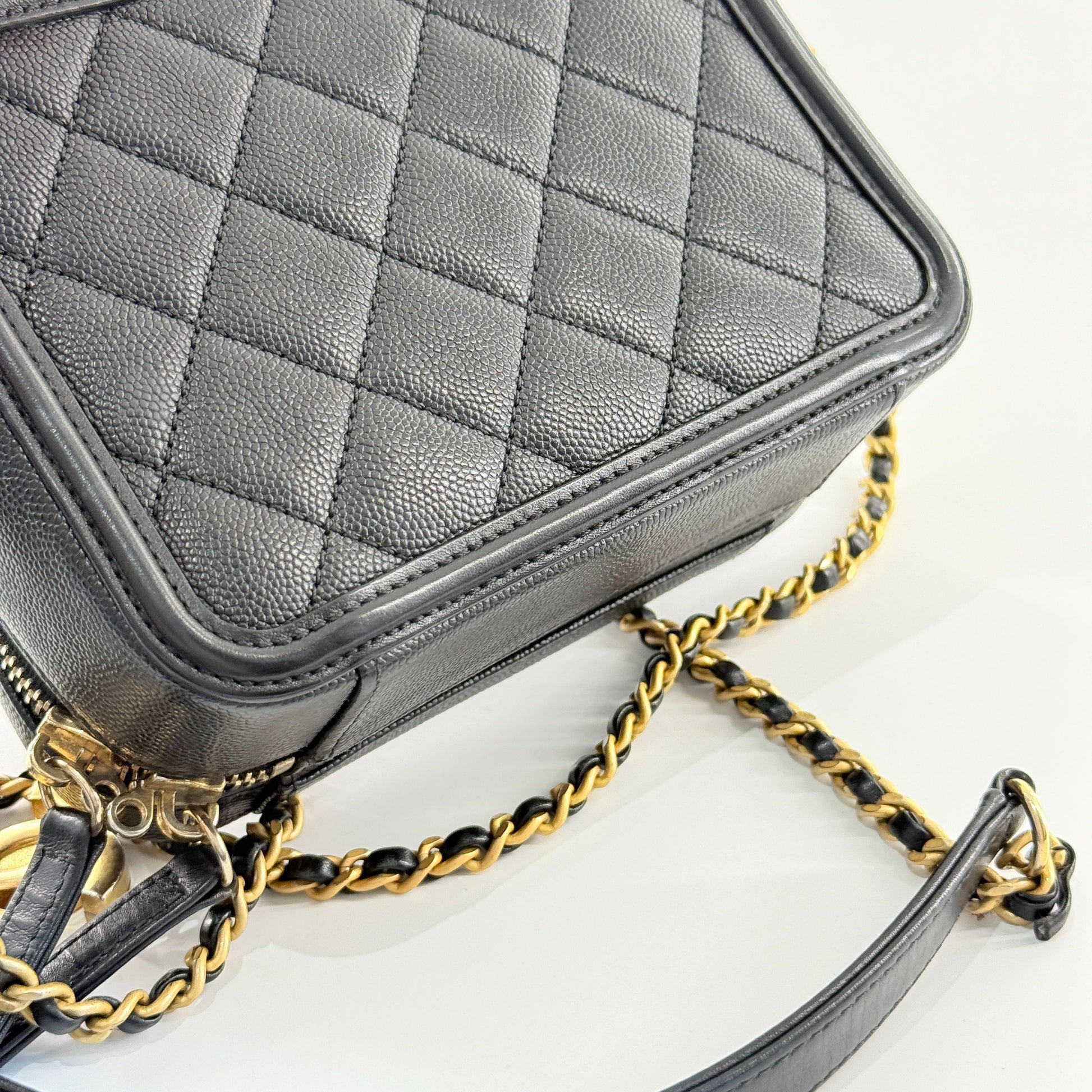 Chanel Camera Bag Leather Black - view 3