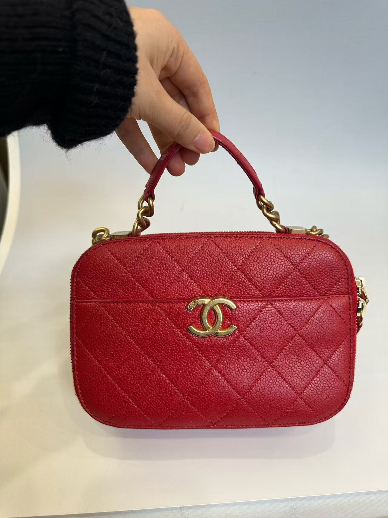Chanel - Camera bag - Caviar leather - Red - (mini)