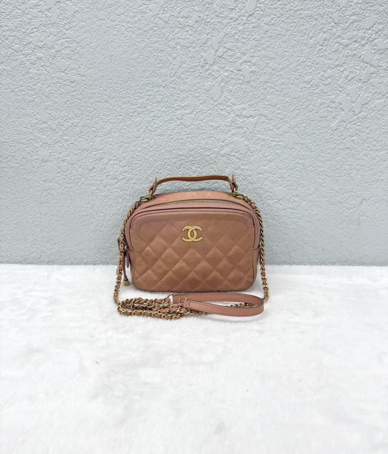 Chanel - Camera Bag - Cowhide leather - Pink - (mini)