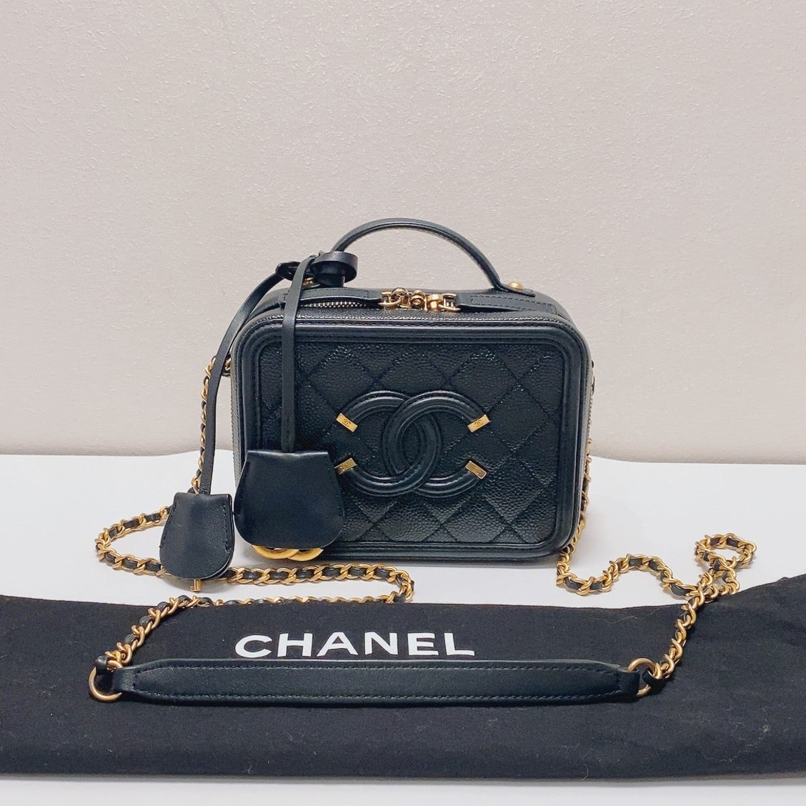 Chanel - Camera Bag - Leather - Black - (mini)