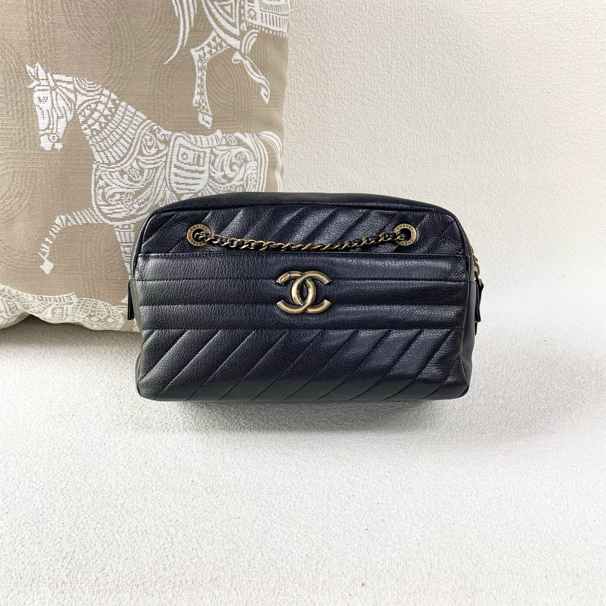 Chanel - Camera Bag - Leather - Black - (small)