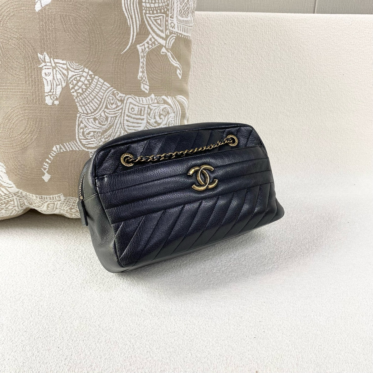 Chanel - Camera Bag - Leather - Black - (small)