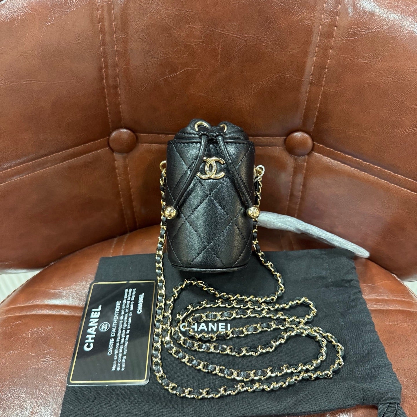 Chanel - CC Drawstring Bucket Bag - Leather - Black - (mini)
