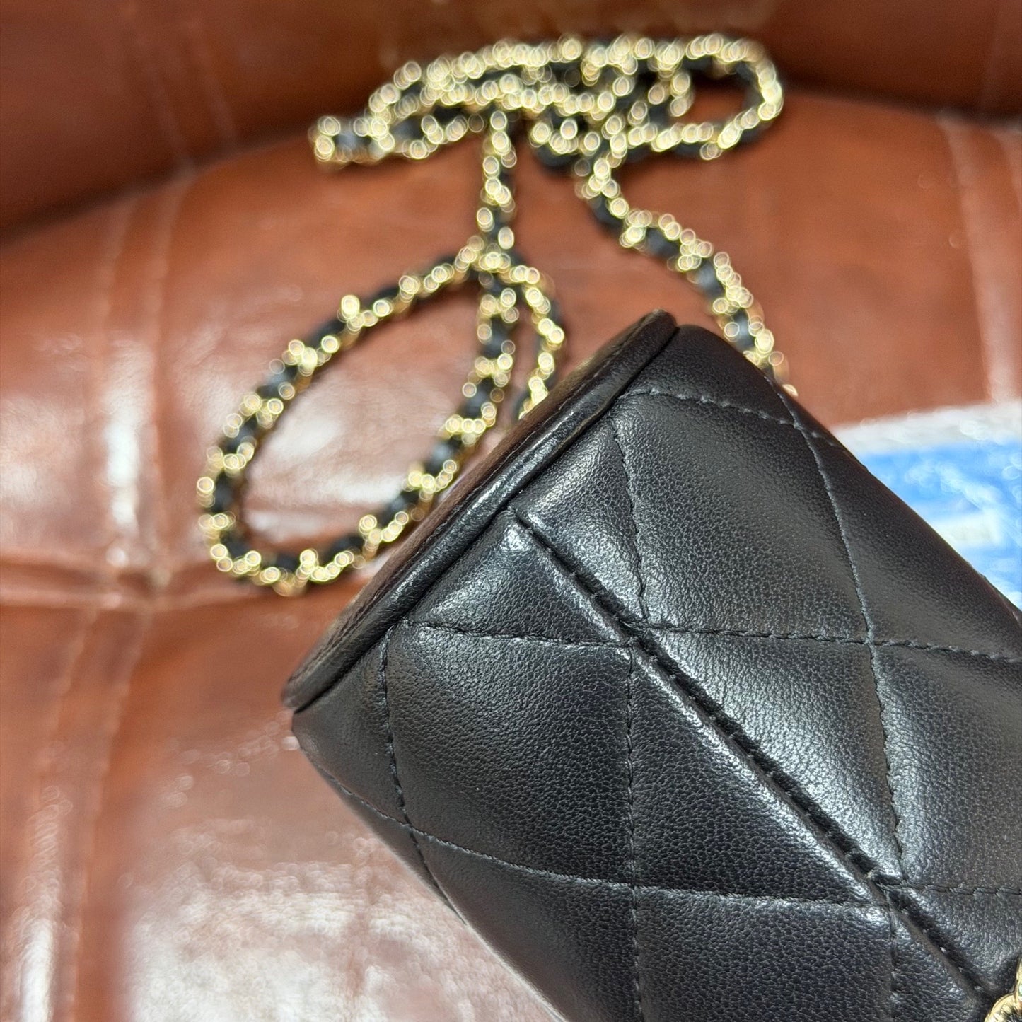 Chanel - CC Drawstring Bucket Bag - Leather - Black - (mini)