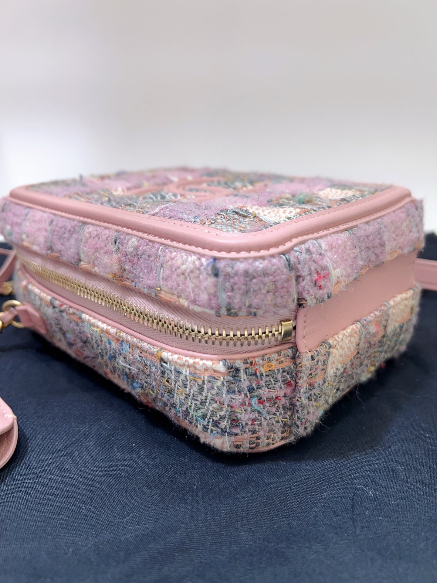 Chanel - CC Filigree - Tweed - Pink - (small)