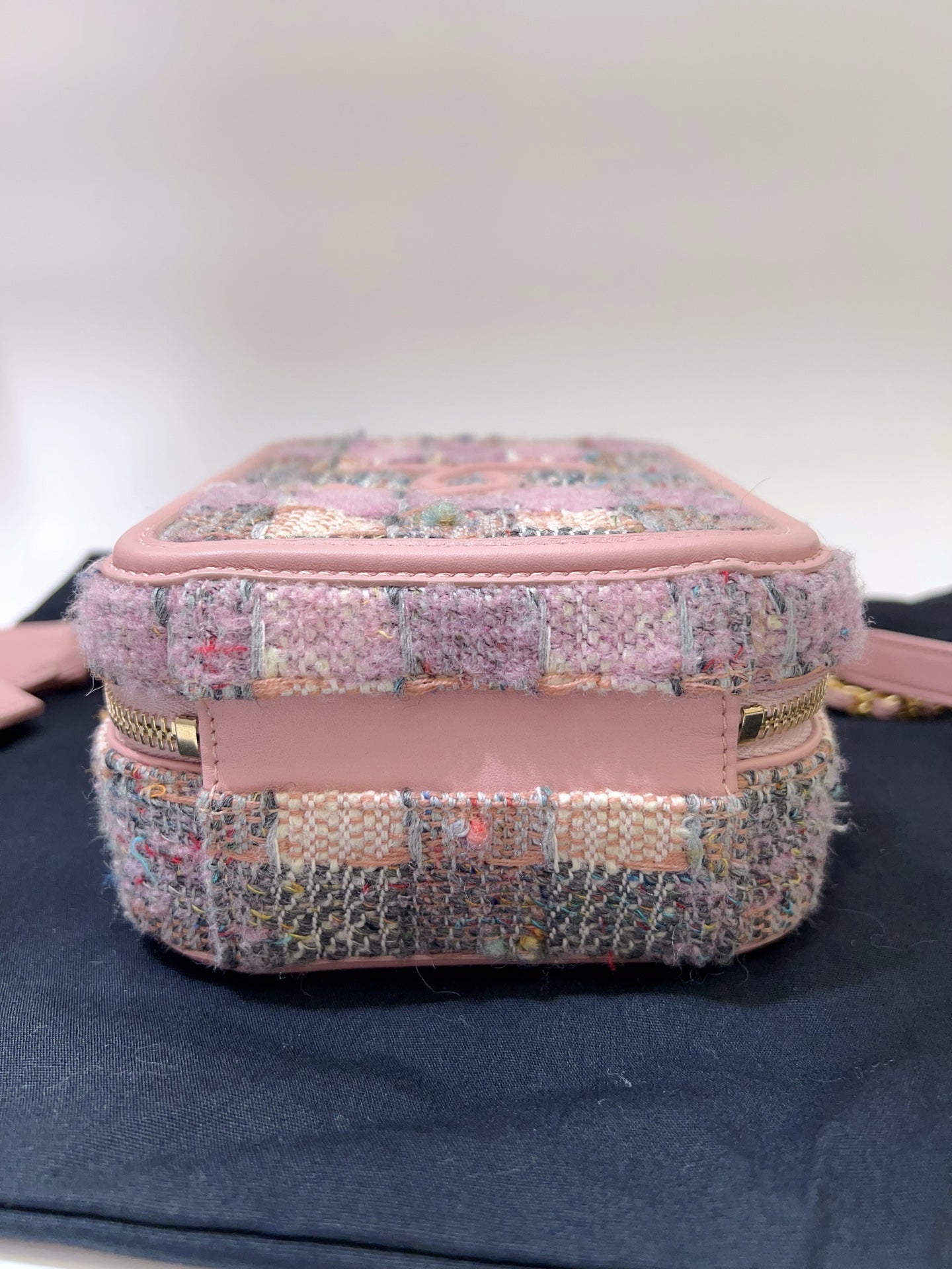 Chanel - CC Filigree - Tweed - Pink - (small)