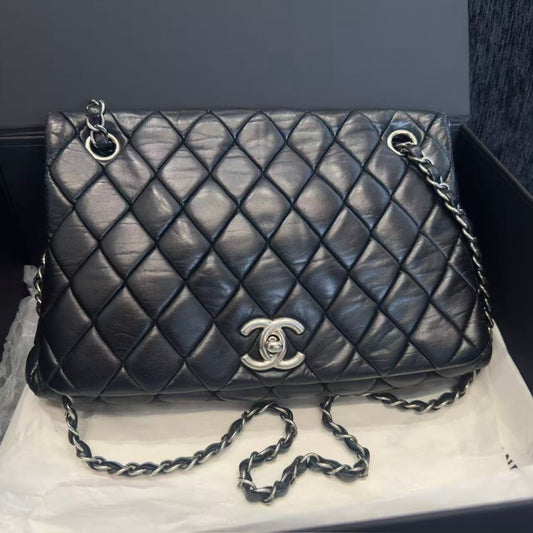 Chanel - CC Flap Bag - Leather - Black - (medium)