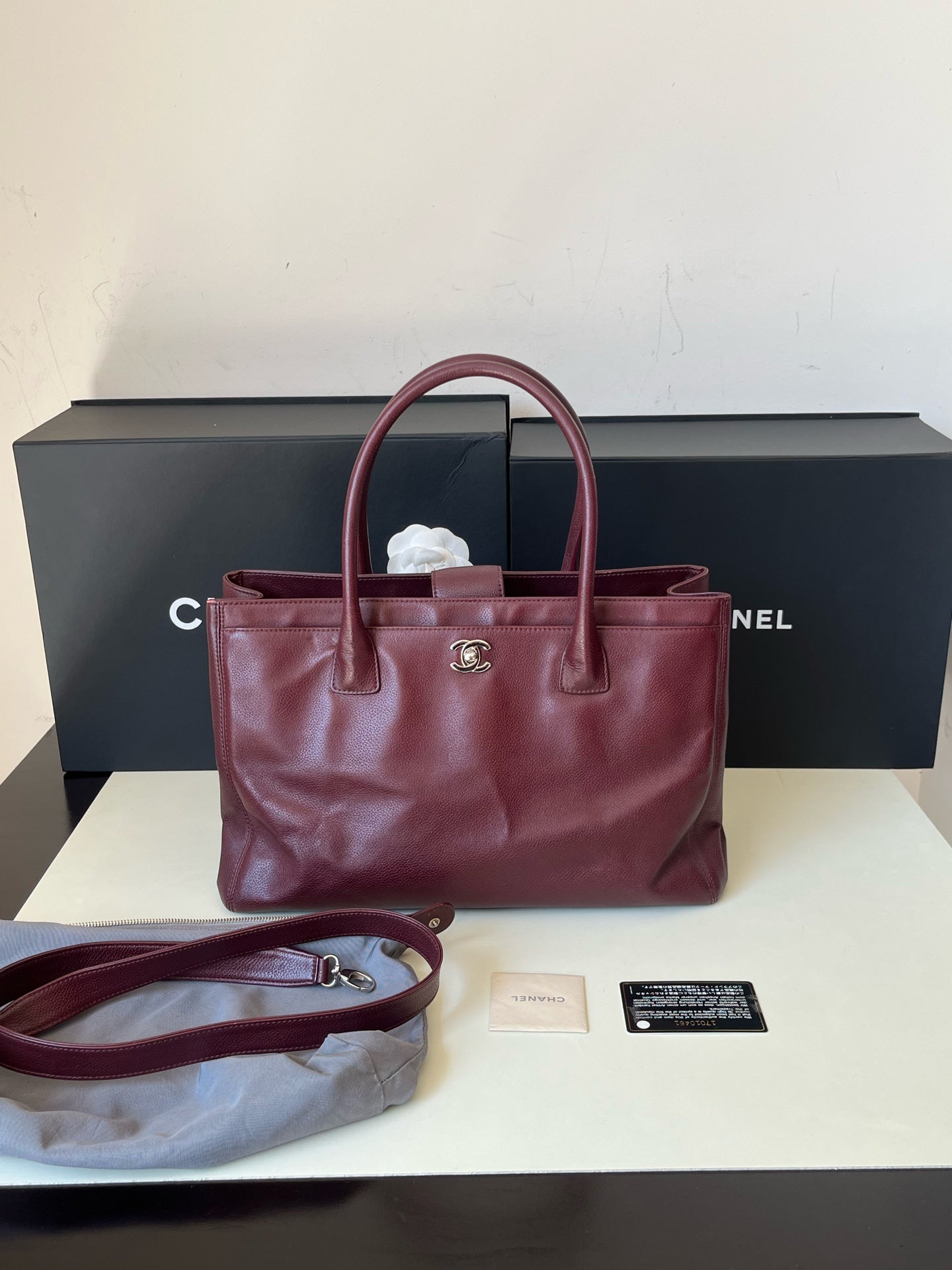 Chanel - Cerf - Calfskin - Burgundy - (medium)