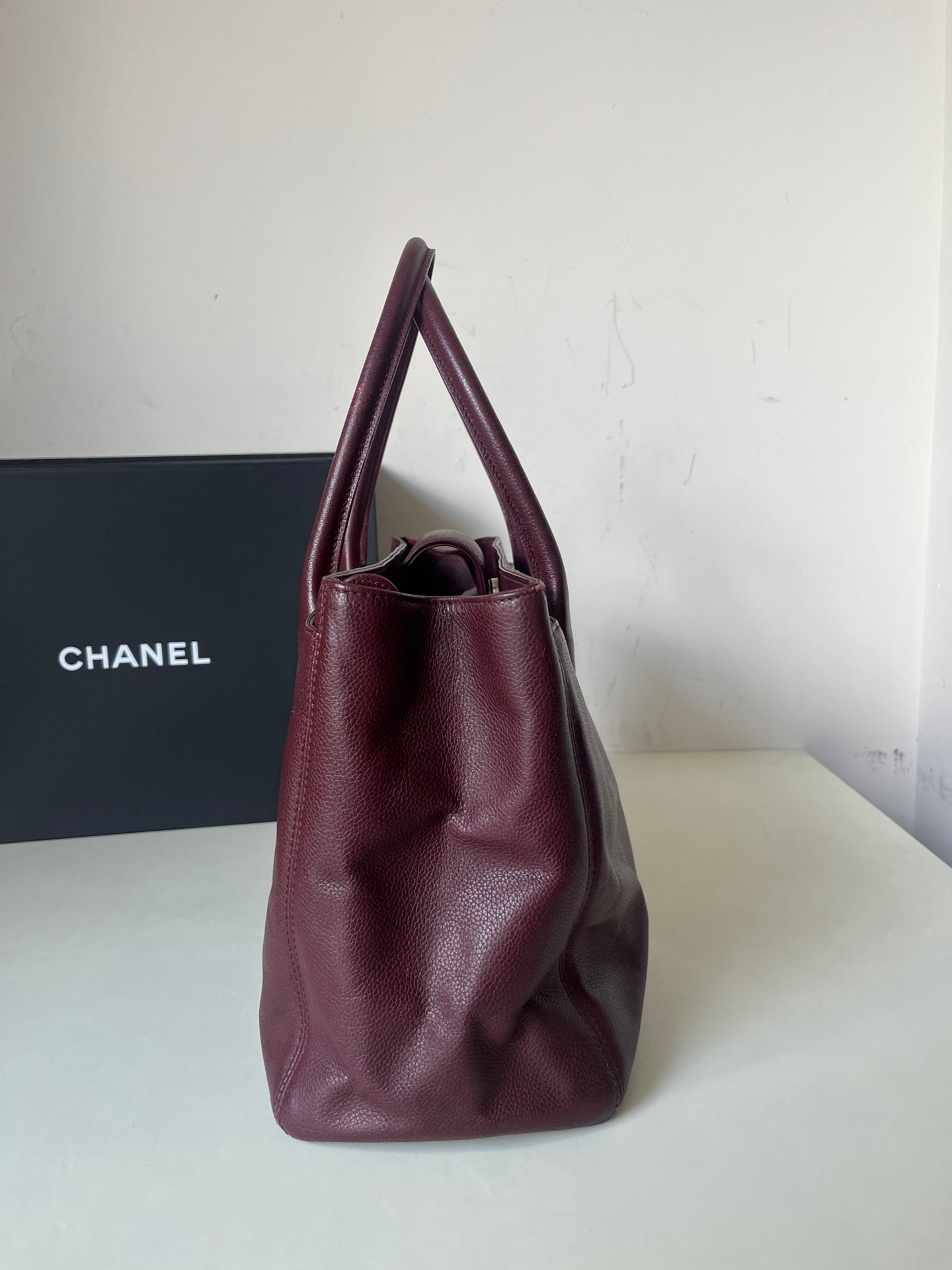 Chanel - Cerf - Calfskin - Burgundy - (medium)