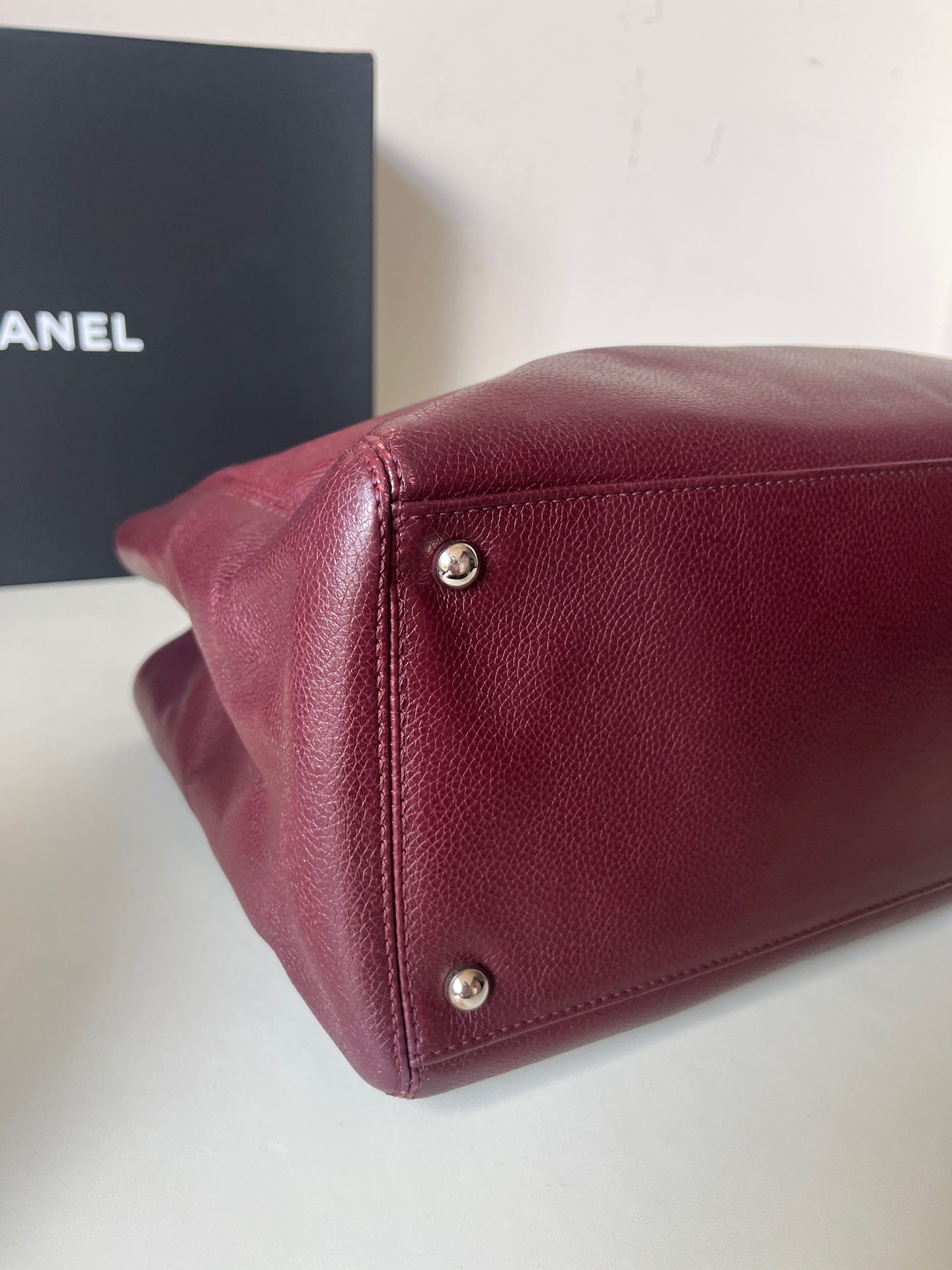 Chanel - Cerf - Calfskin - Burgundy - (medium)