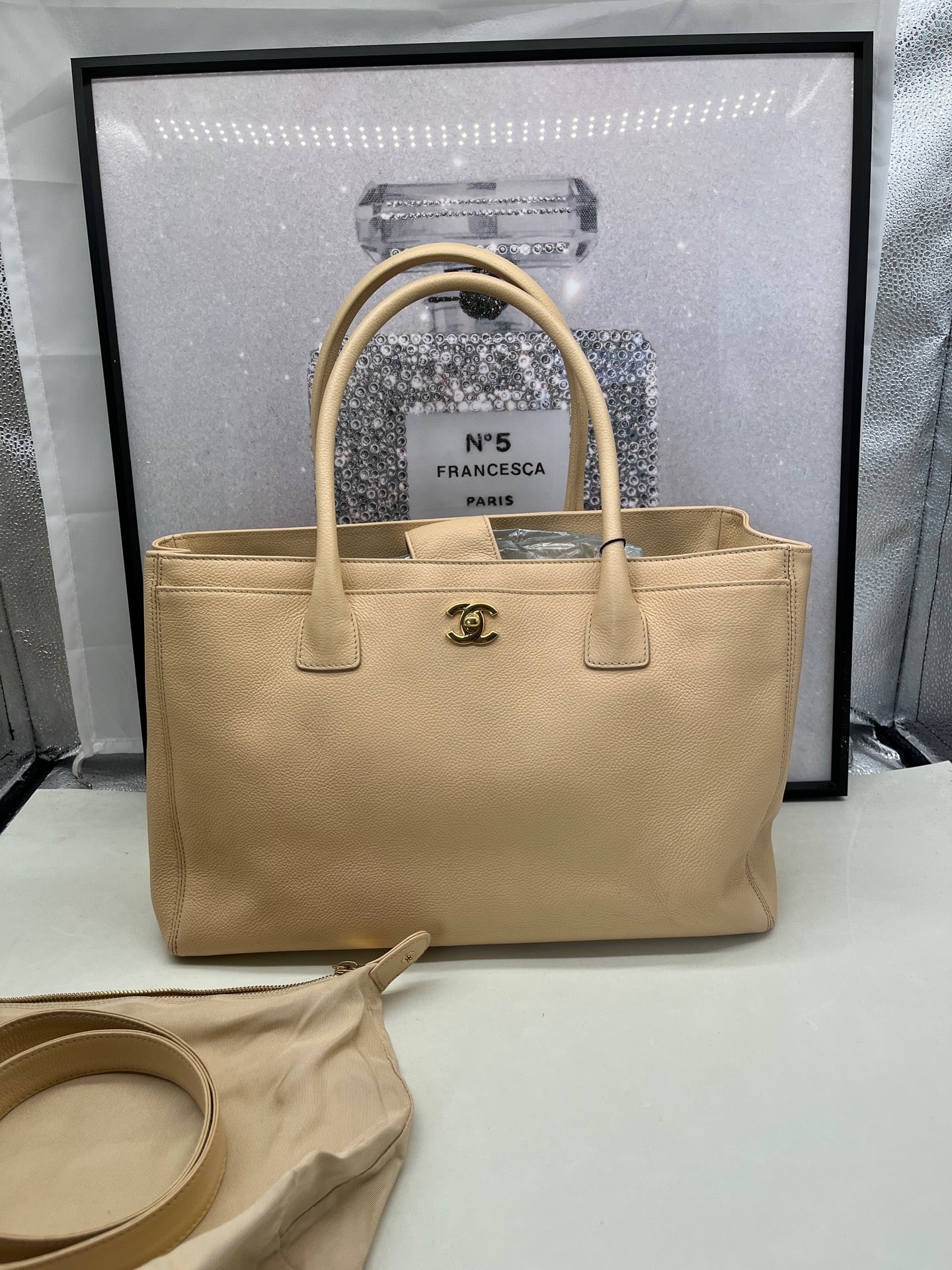 Chanel - Cerf - Leather - Beige - (medium)