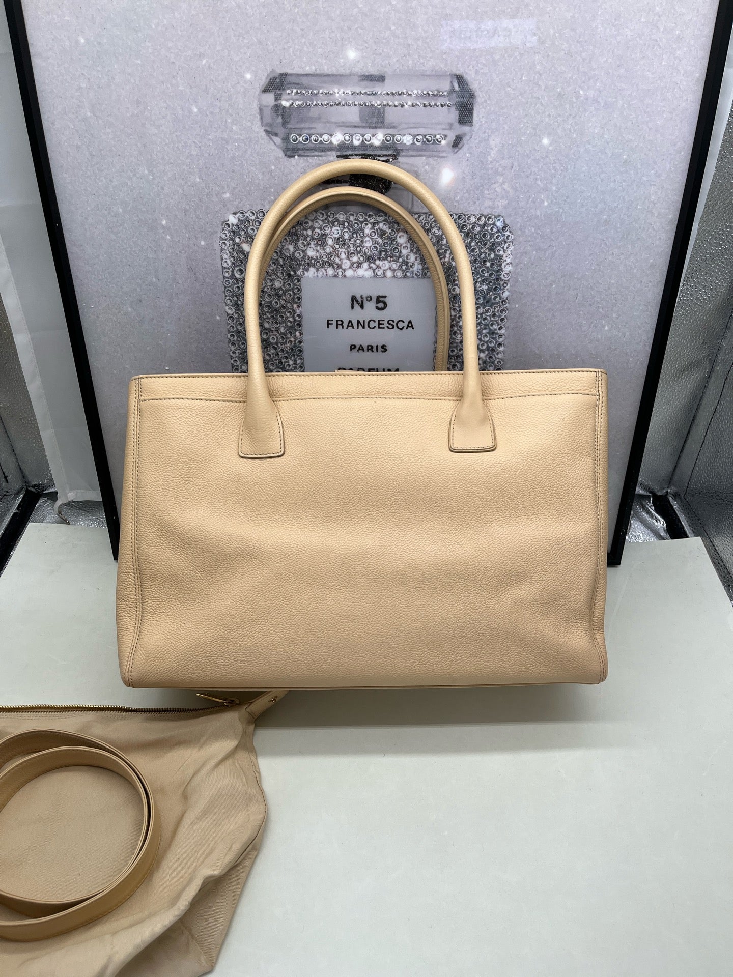 Chanel - Cerf - Leather - Beige - (medium)