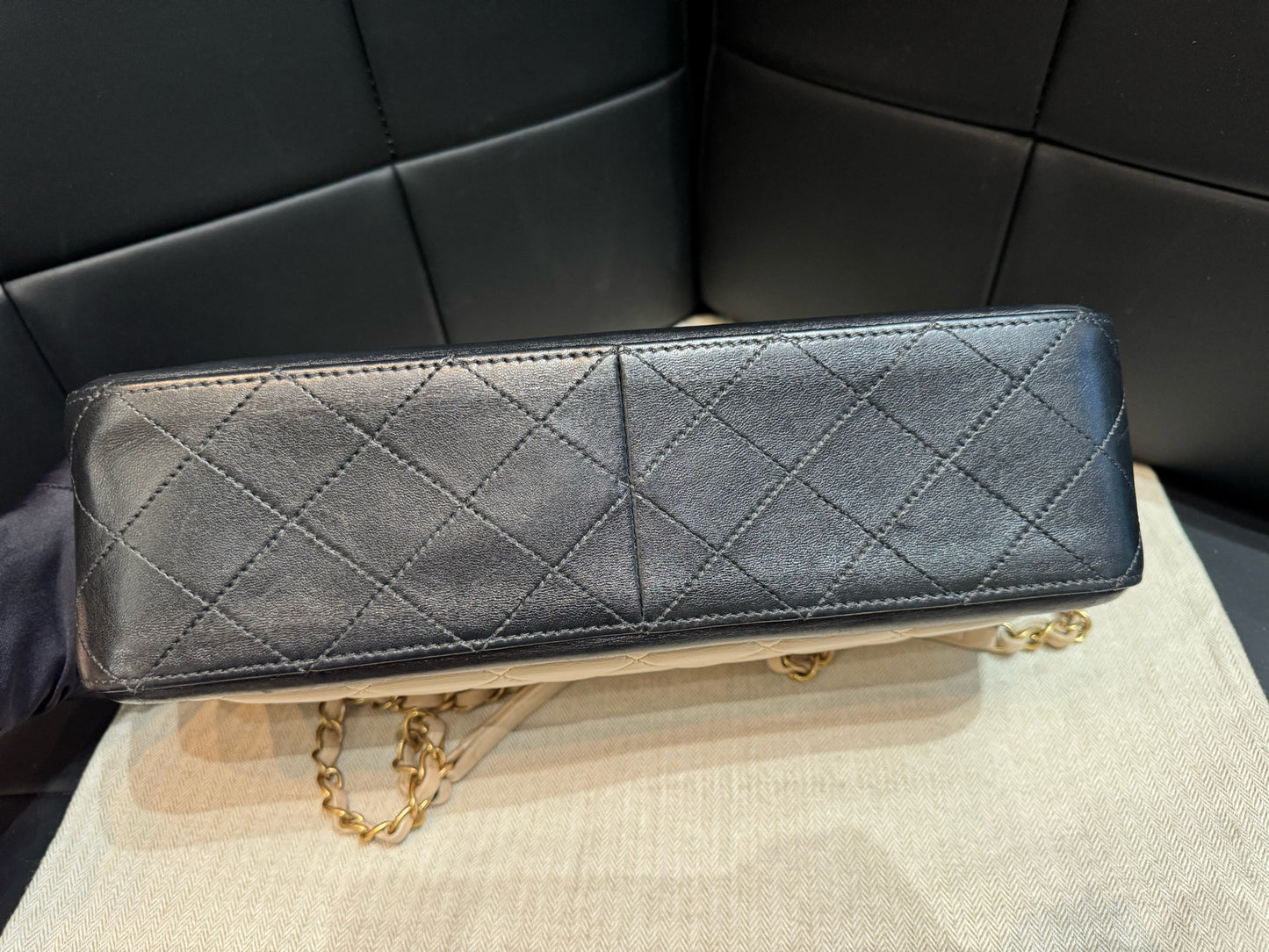 Chanel - CF - Leather - Beige - (medium)
