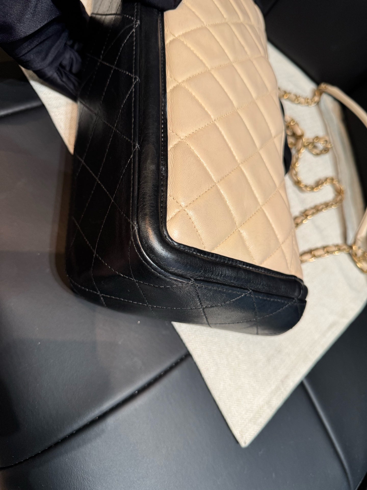Chanel - CF - Leather - Beige - (medium)