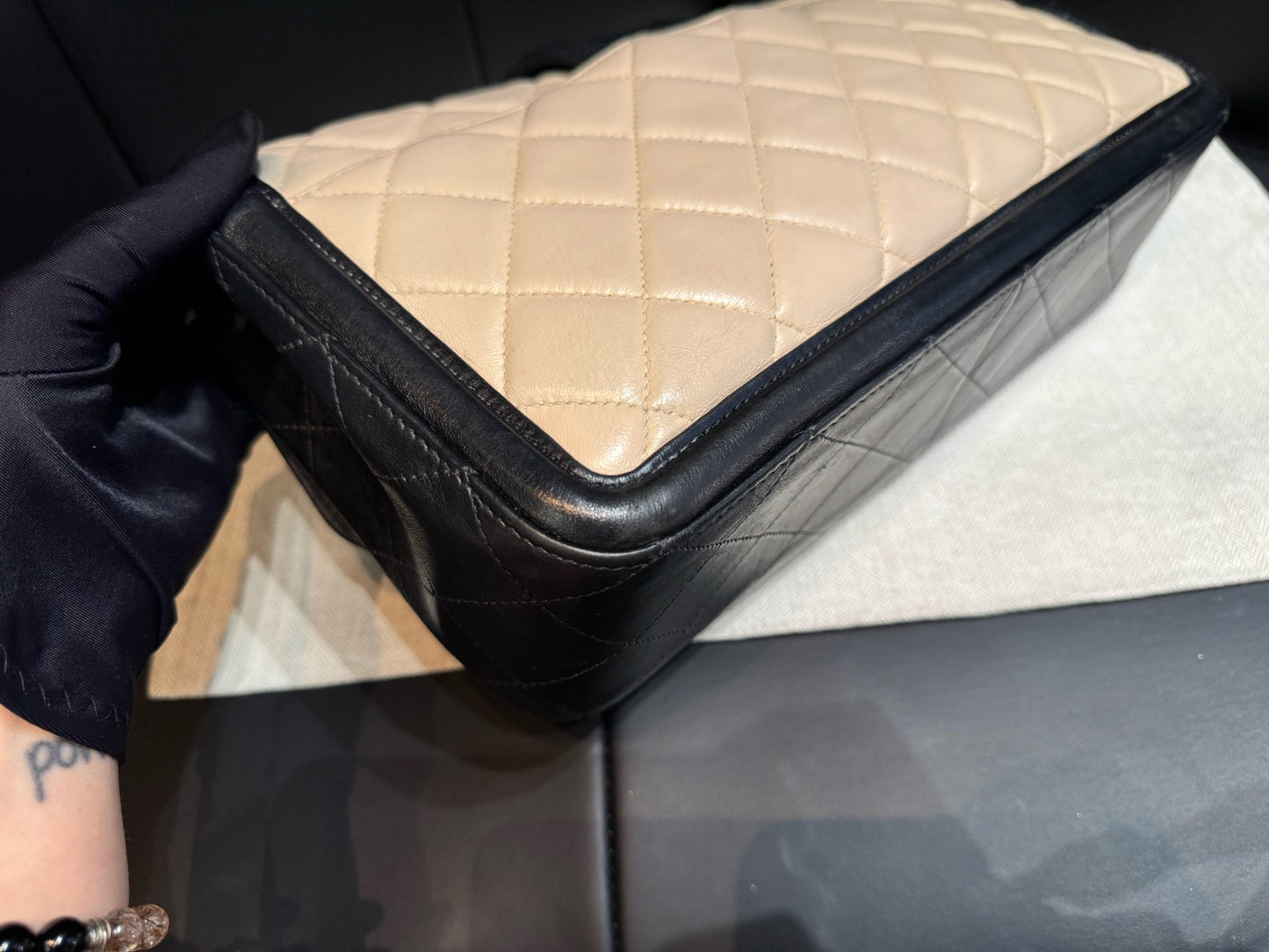 Chanel - CF - Leather - Beige - (medium)