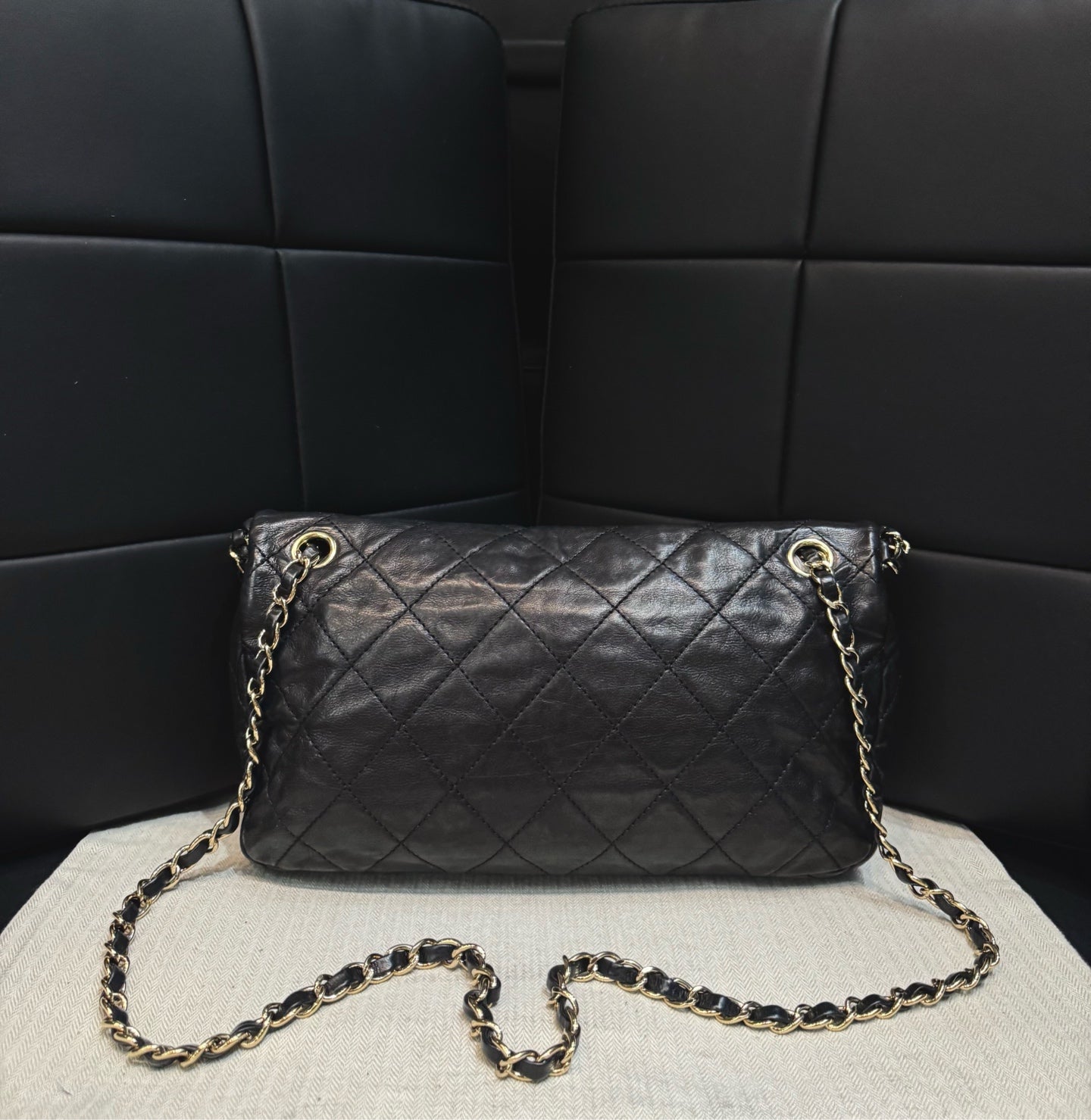 Chanel - CF - Leather - Black - (medium)