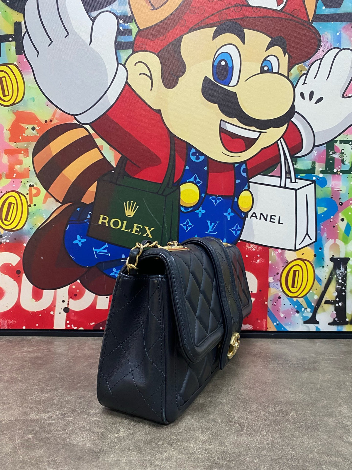 Chanel - CF - Leather - Black - (medium)