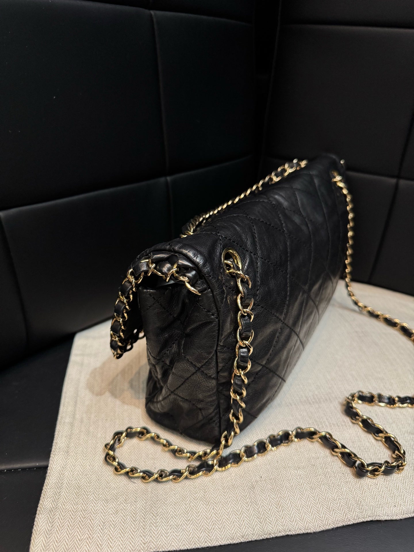 Chanel - CF - Leather - Black - (medium)